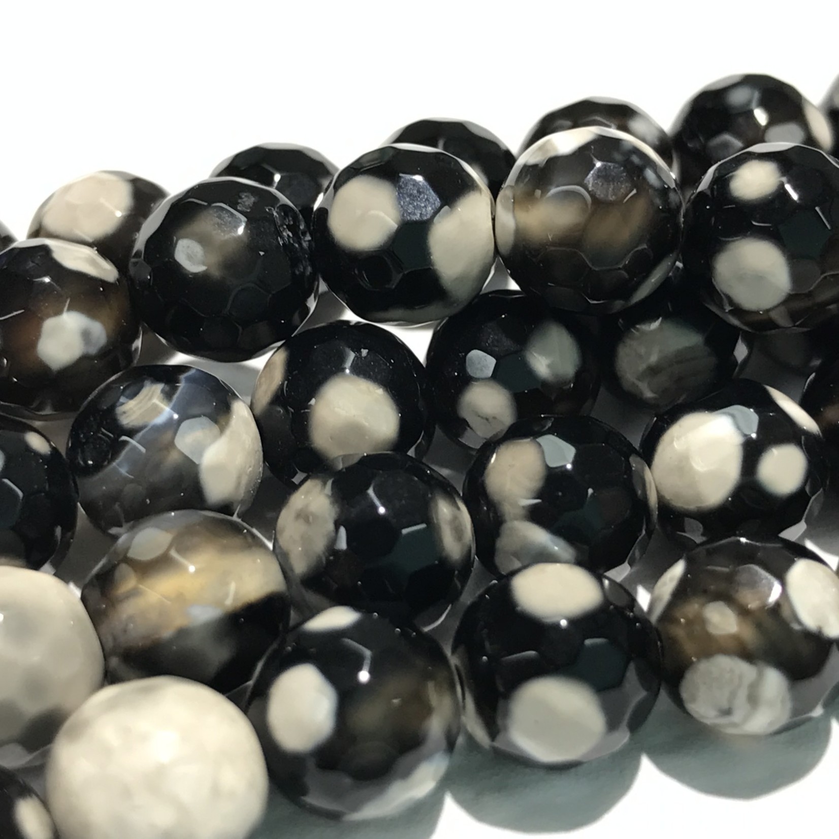 AGATE Black/White 8mm Faceted