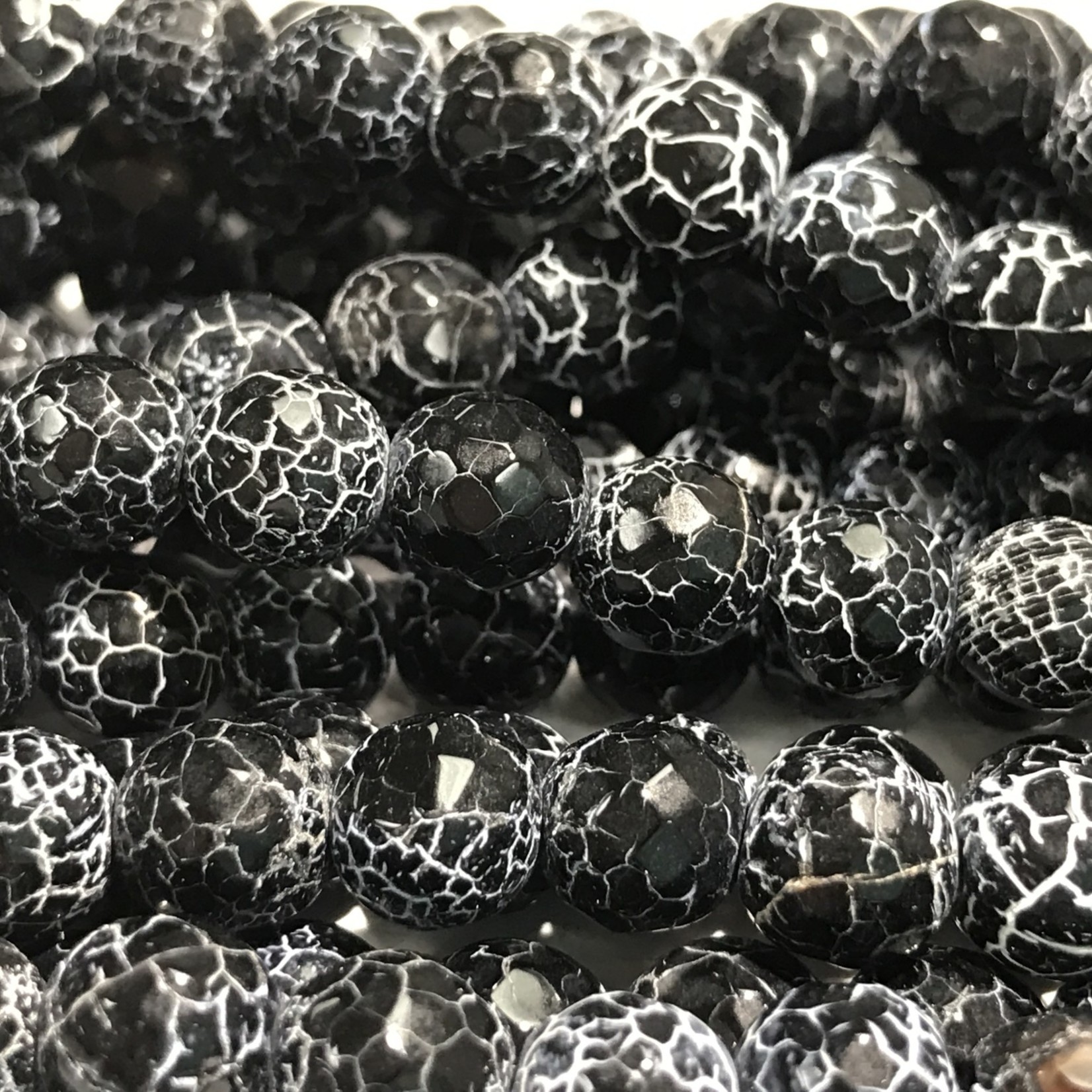 AGATE Black Snakeskin 8mm Faceted