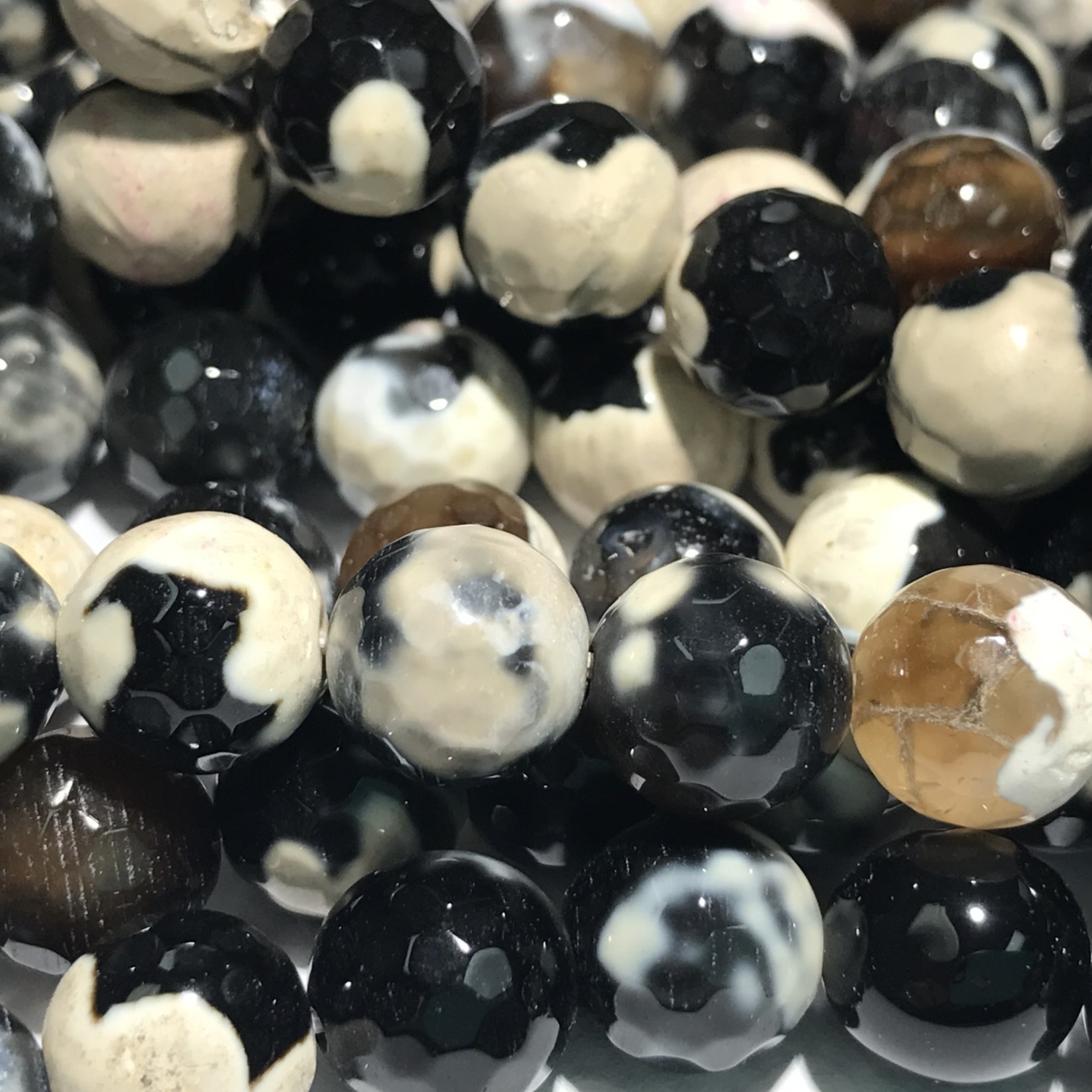 AGATE Faceted Black/White 10mm