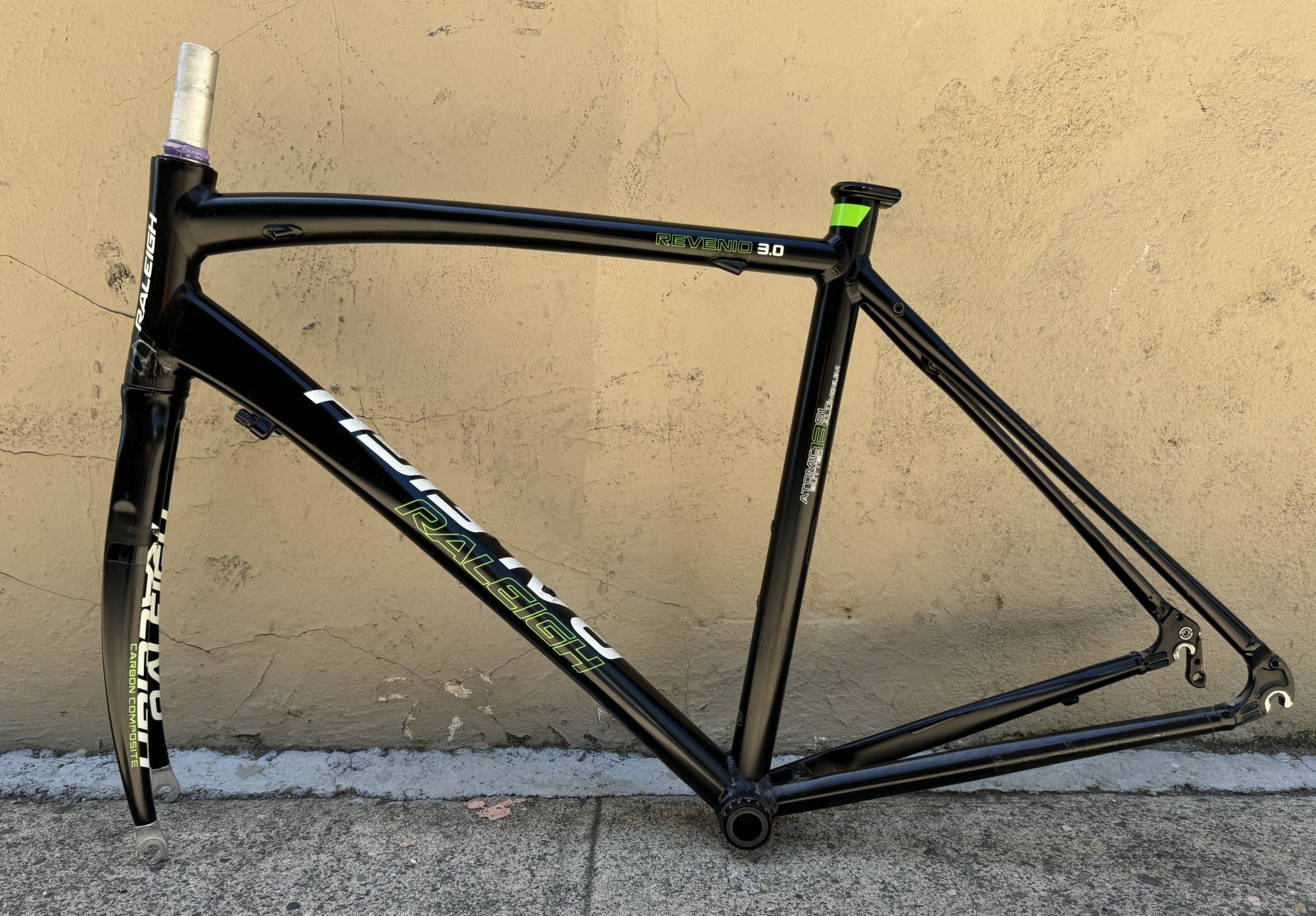 Raleigh Revenio 3.0 Frameset 54cmm Black Community Cycles of California