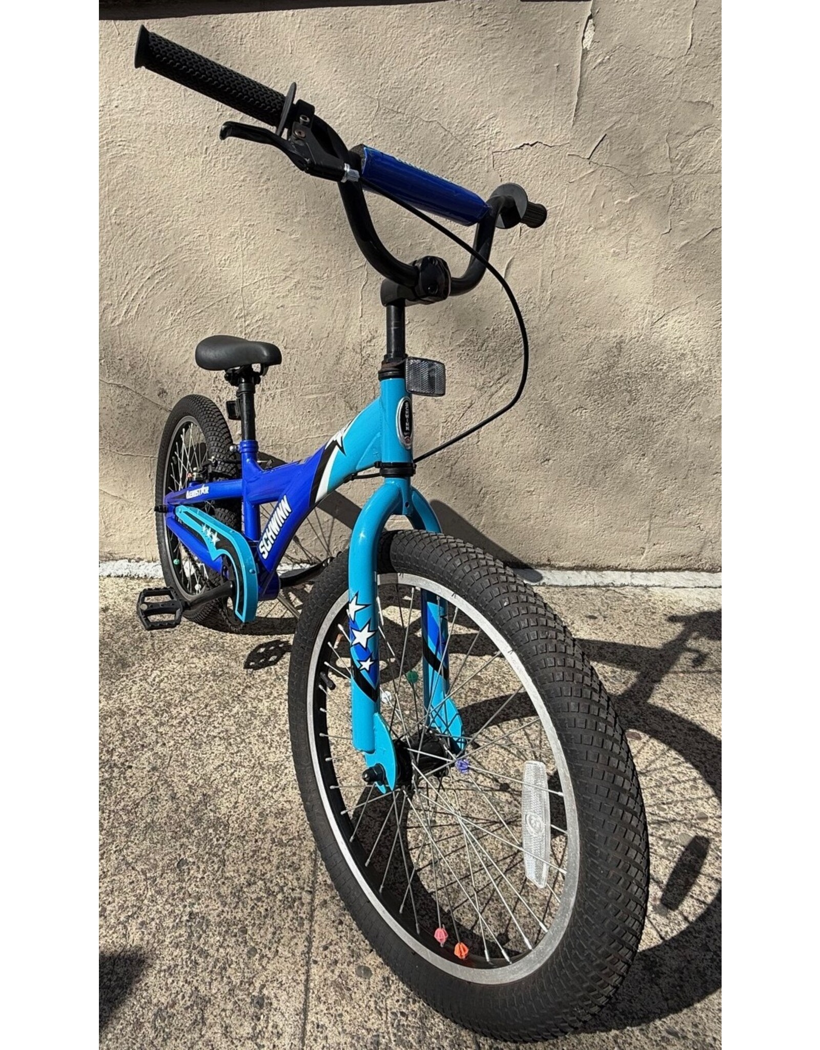 Schwinn Aerostar 10 inch Kids Bike