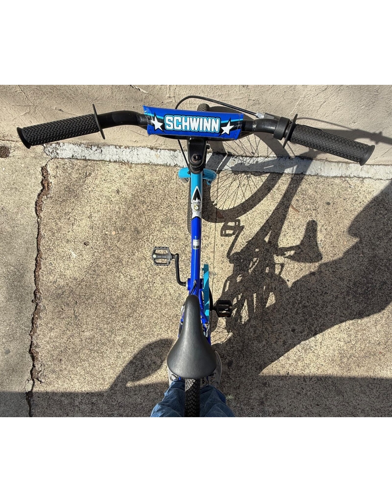 Schwinn Aerostar 10 inch Kids Bike