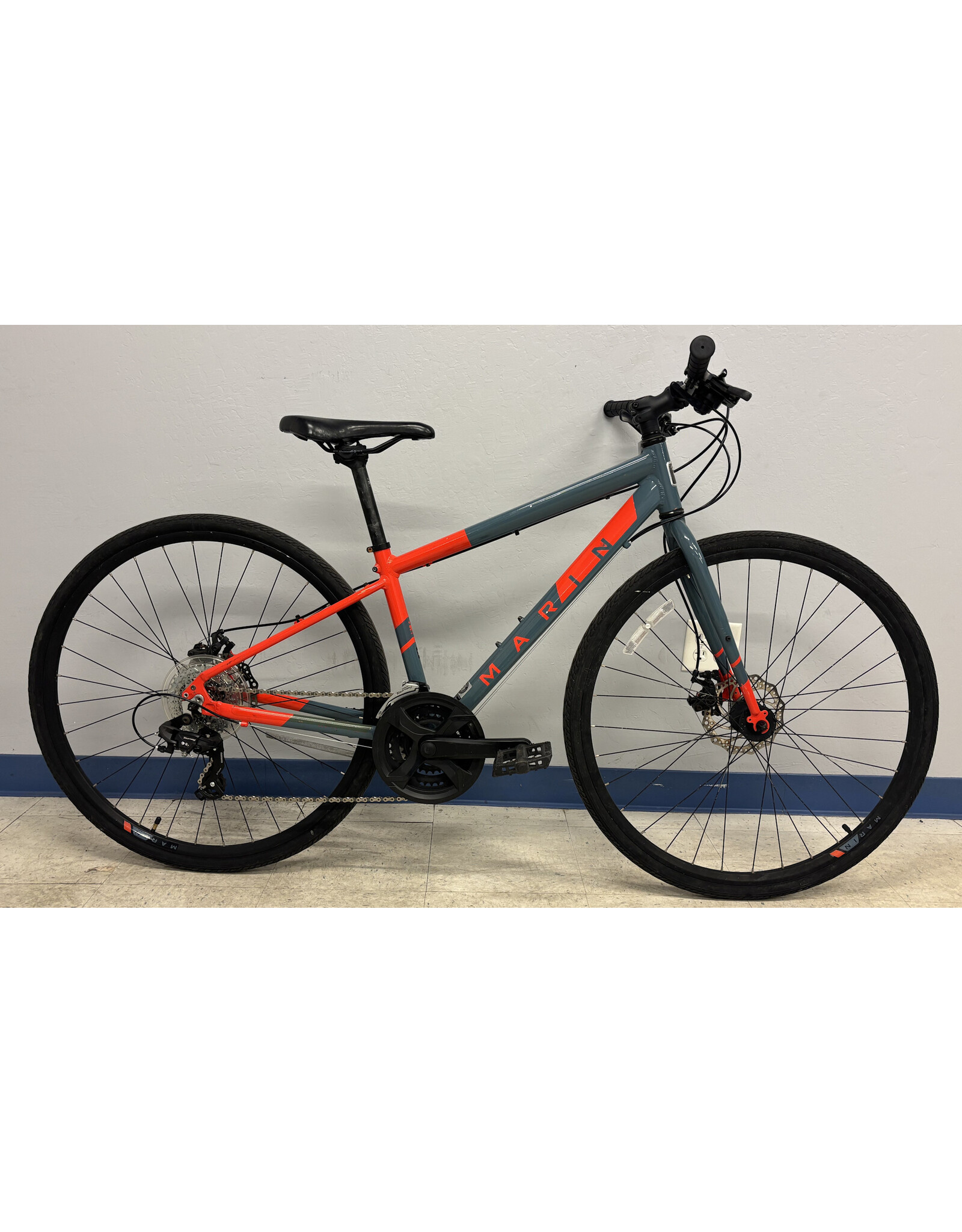 Marin Fairfax 1 Blue and Red Hybrid 700X35C