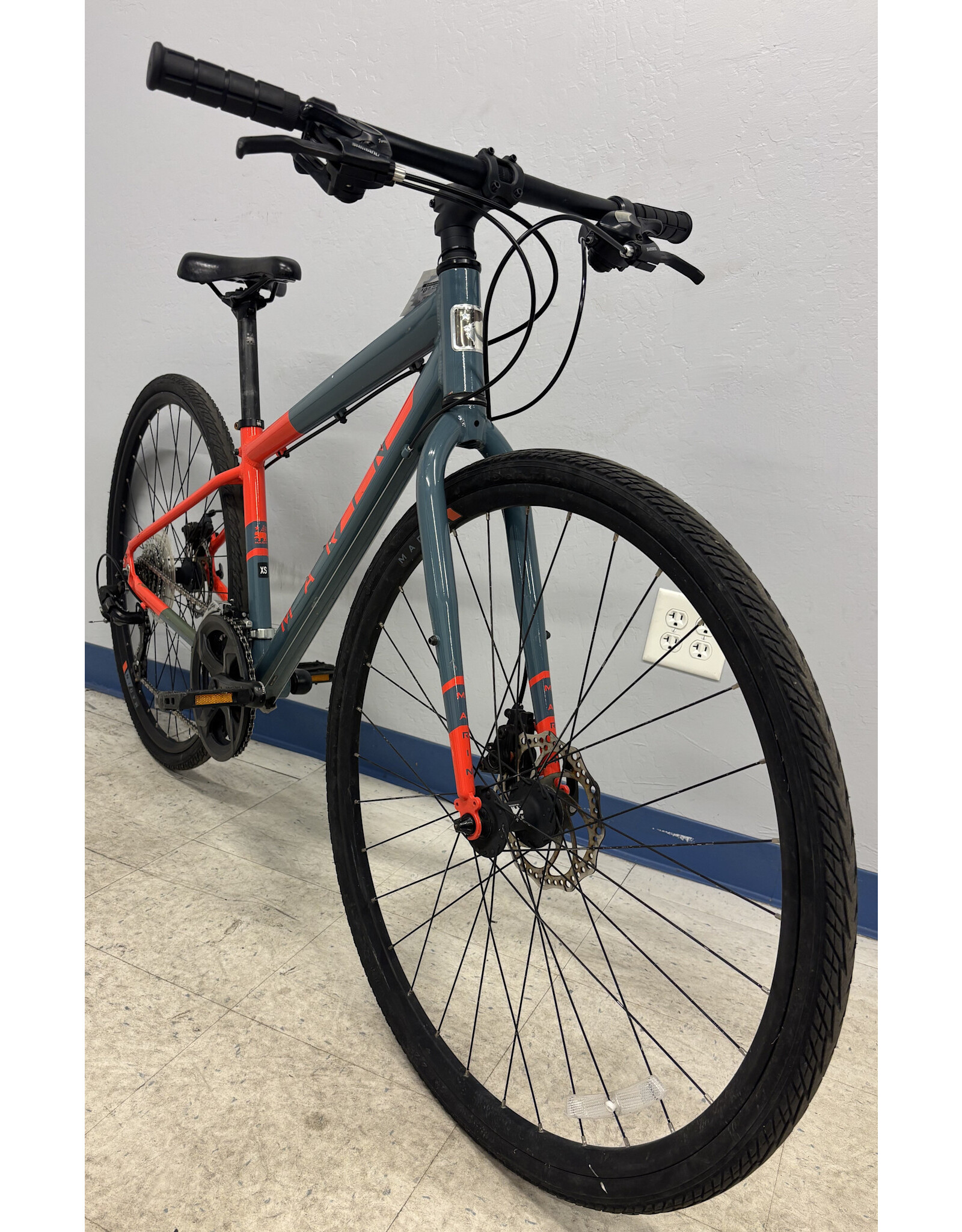 Marin Fairfax 1 Blue and Red Hybrid 700X35C