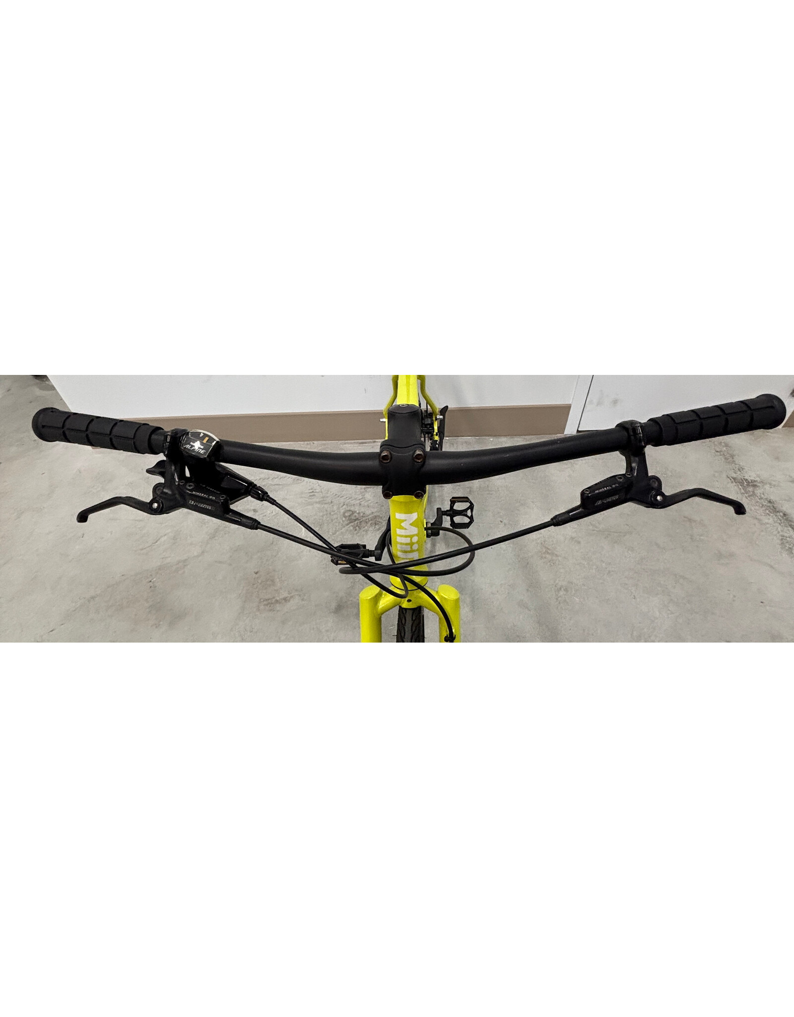Miir Miir Burke, 20"