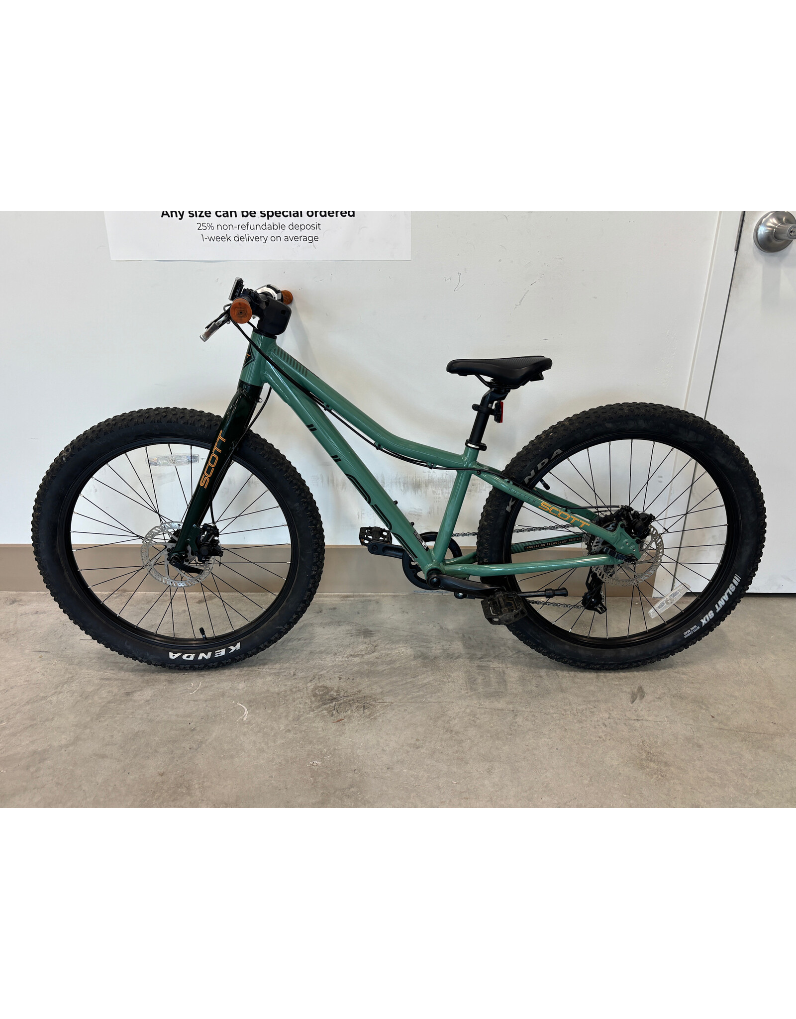 Scott Scott Roxter 24, 11.5"