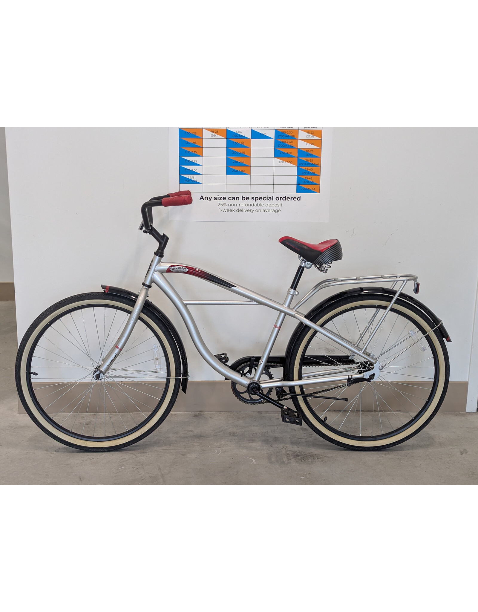 Schwinn Windwood Cruiser, 17 Inches, Silver