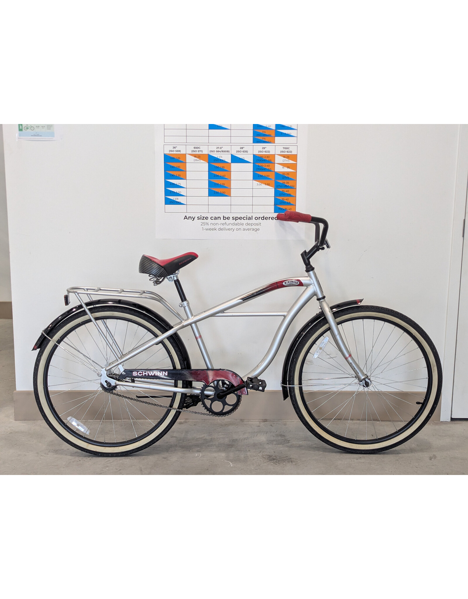 Schwinn Windwood Cruiser, 17 Inches, Silver