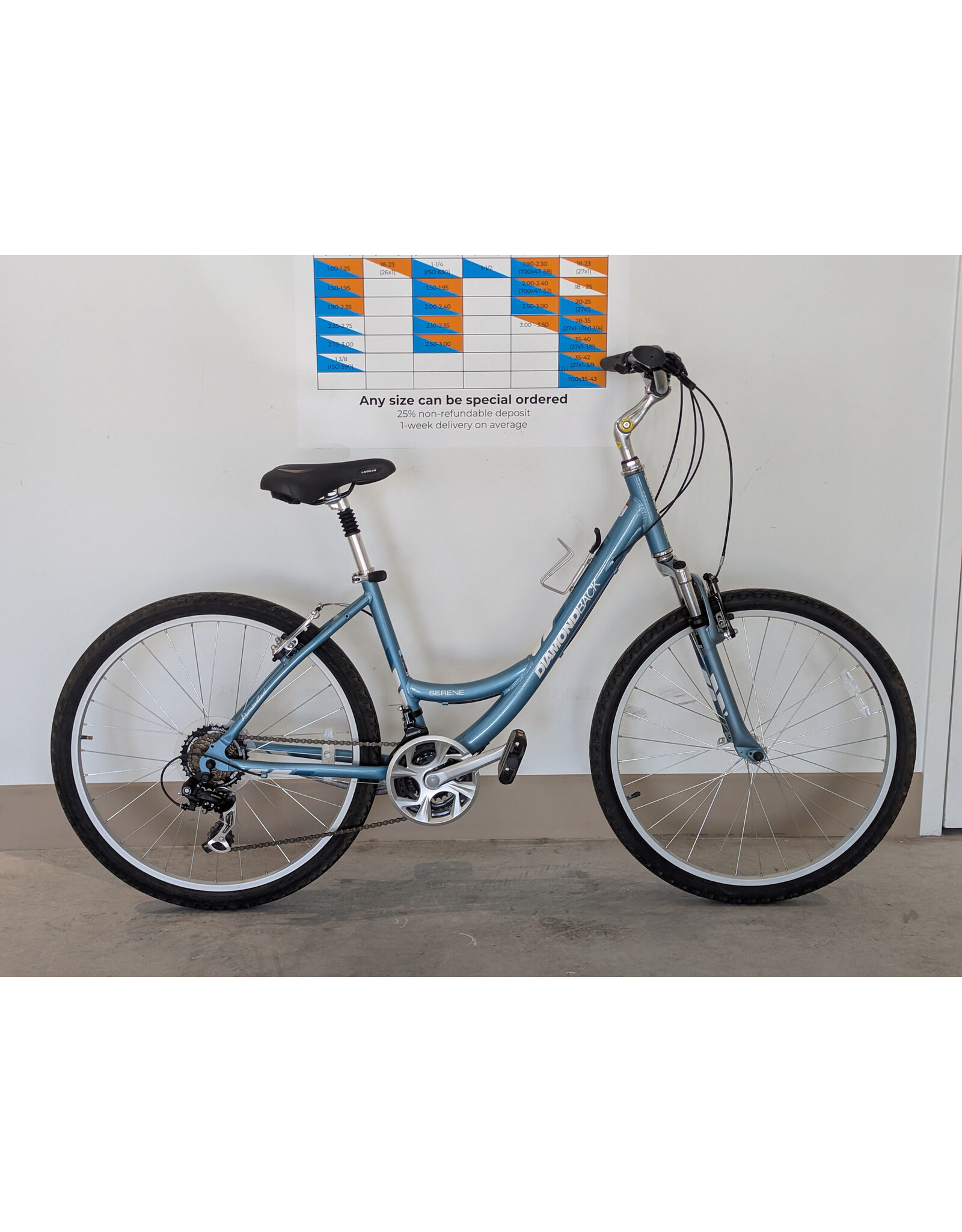 Diamondback Diamondback Serene Classic Hybrid , 17Inches