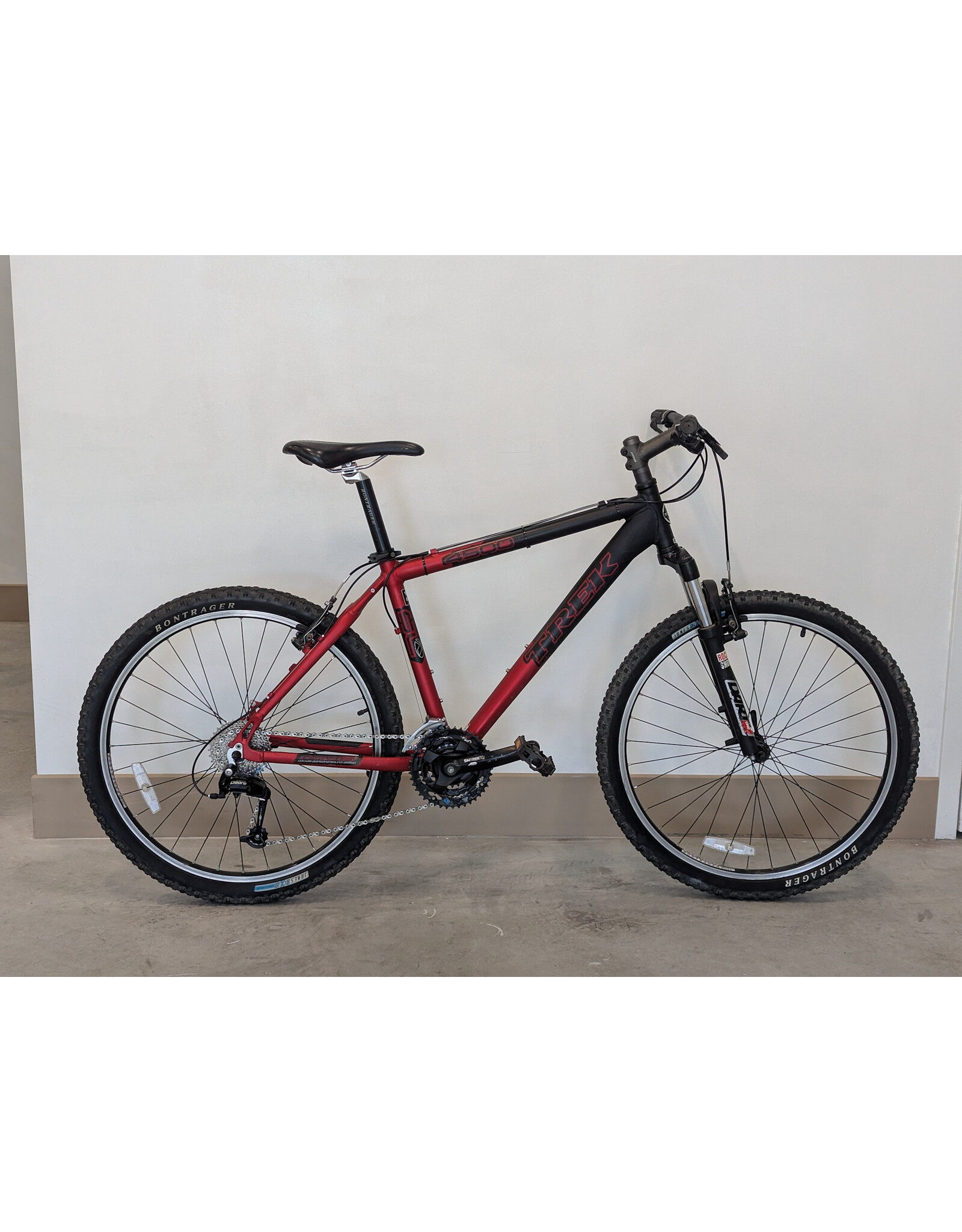 Trek Trek 4500, 18", Black/Red