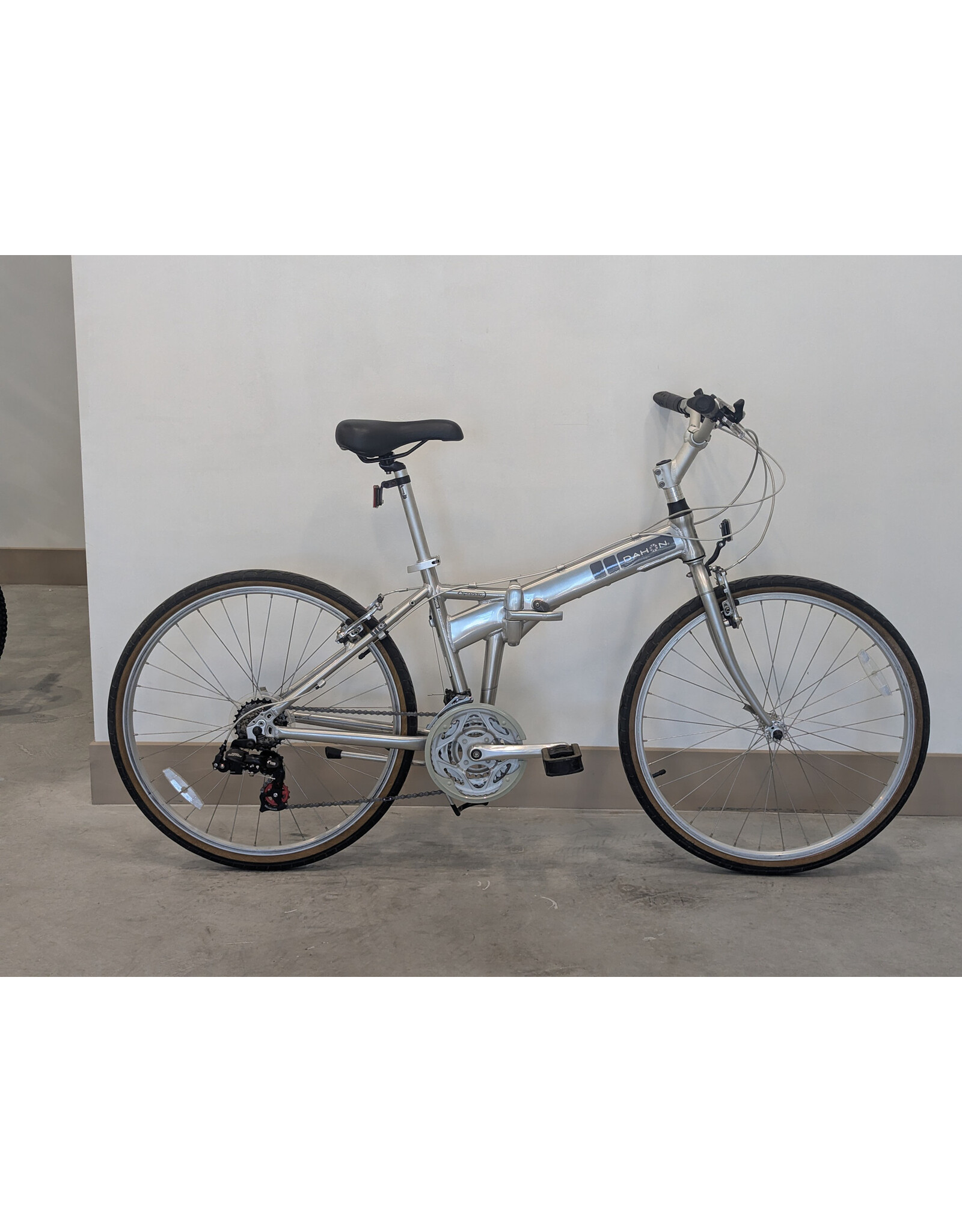 Dahon Dahon Espresso 26" Raw Aluminum
