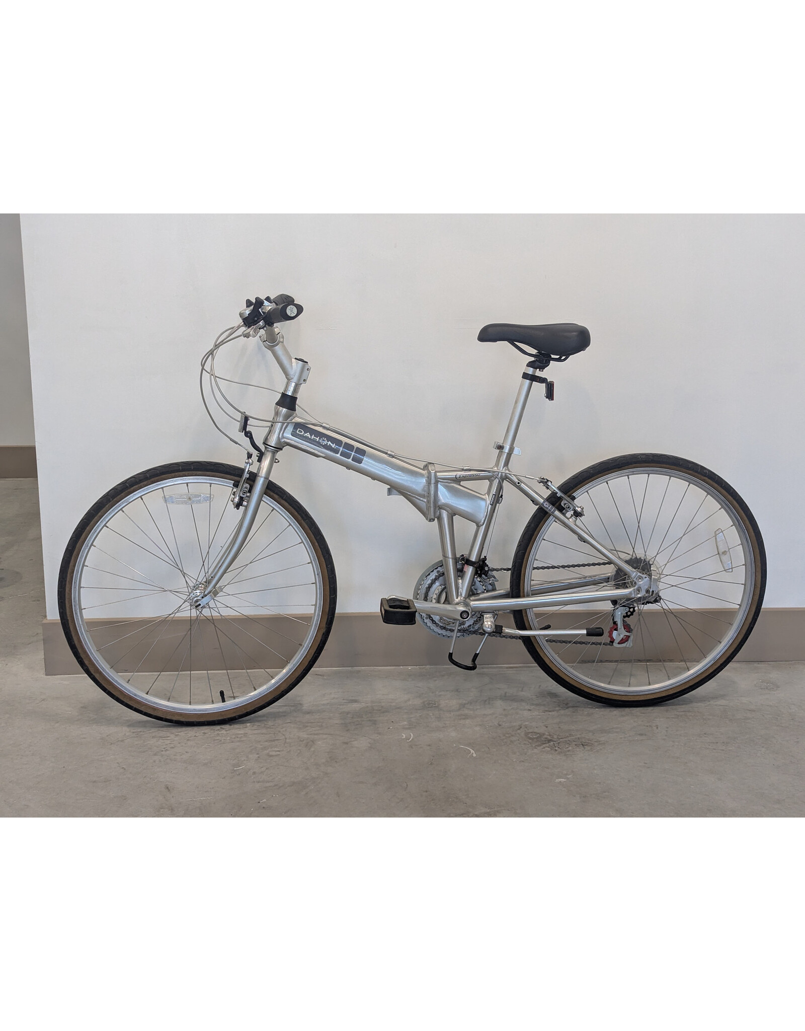 Dahon Dahon Espresso 26" Raw Aluminum