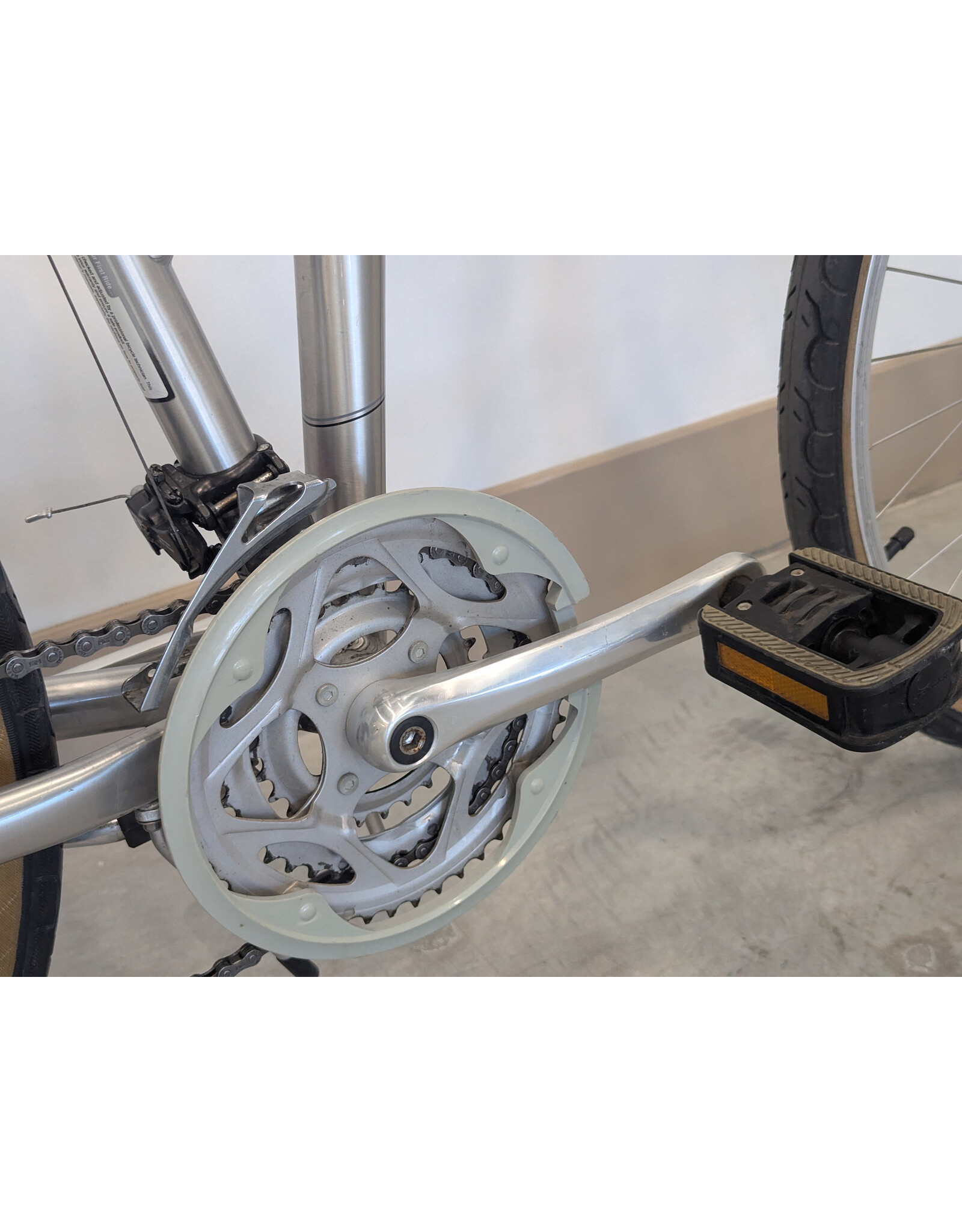 Dahon Dahon Espresso 26" Raw Aluminum