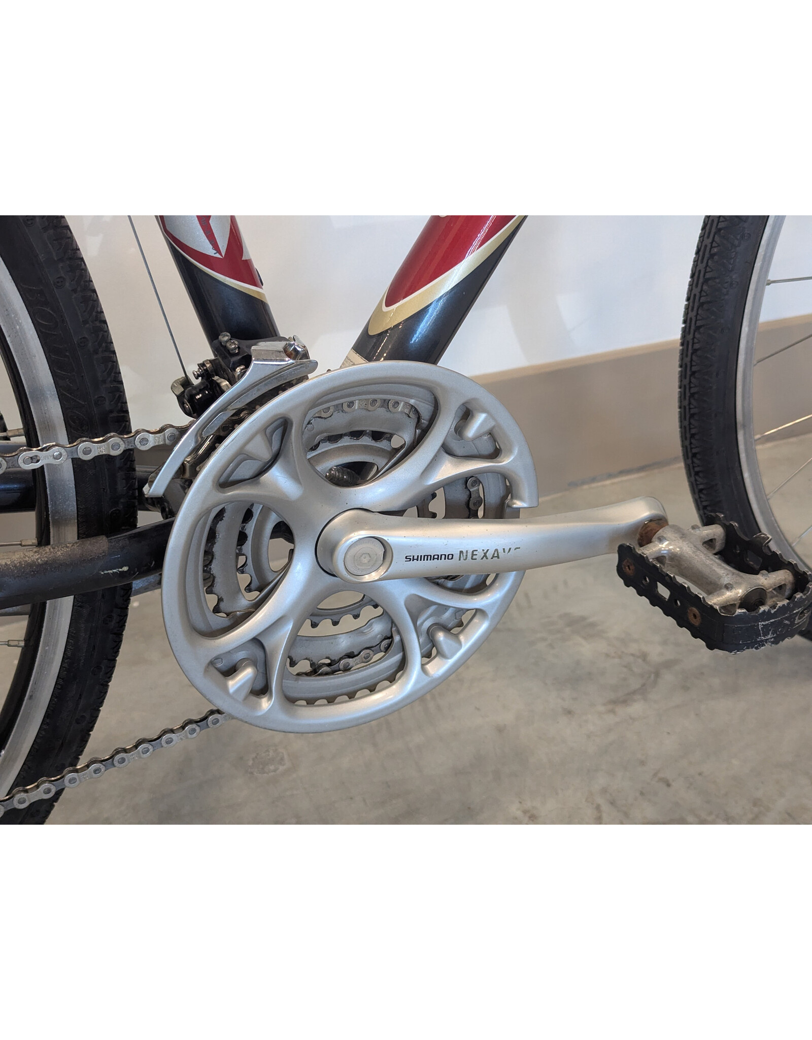 Trek Trek 7300 Multitrack, 17.5 inches, Silver/Red/Black