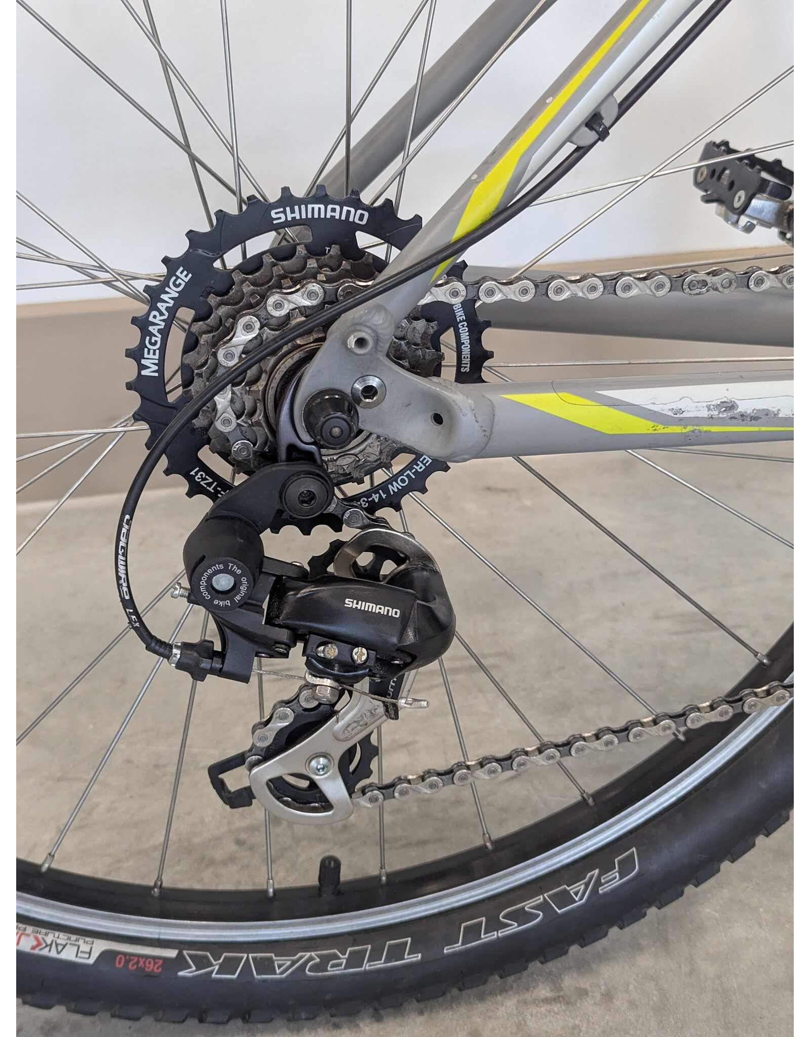 Specialized Specialized Hardrock, 17.5 Inch, Gray & Yellow
