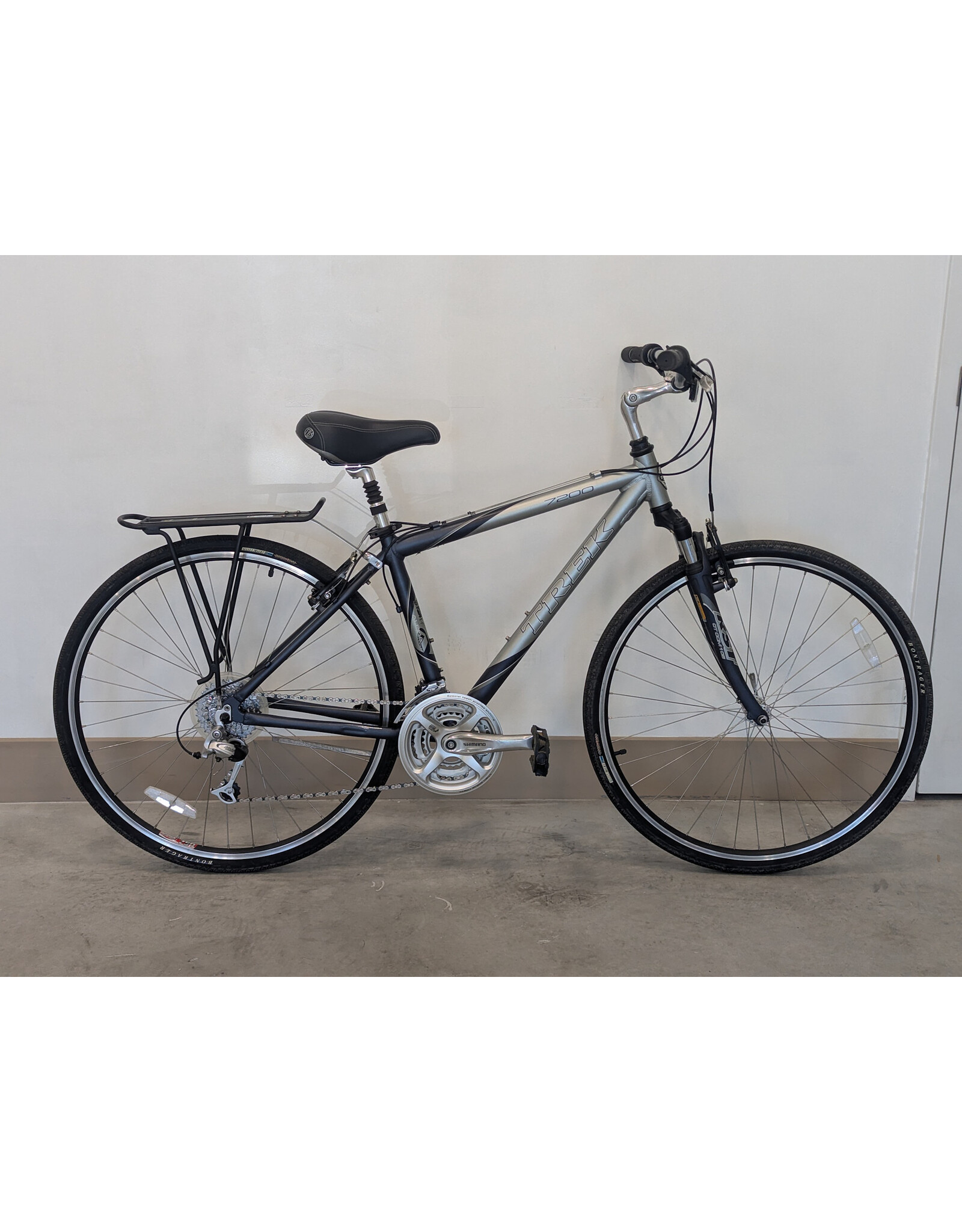 Trek Trek Multitrack 7200 18 Inch Silver and Gray