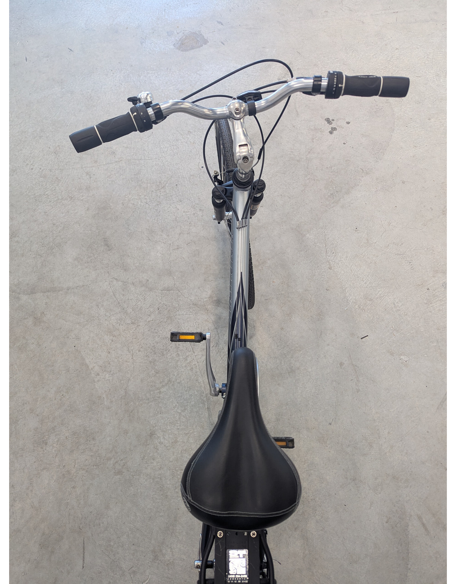Trek Trek Multitrack 7200 18 Inch Silver and Gray