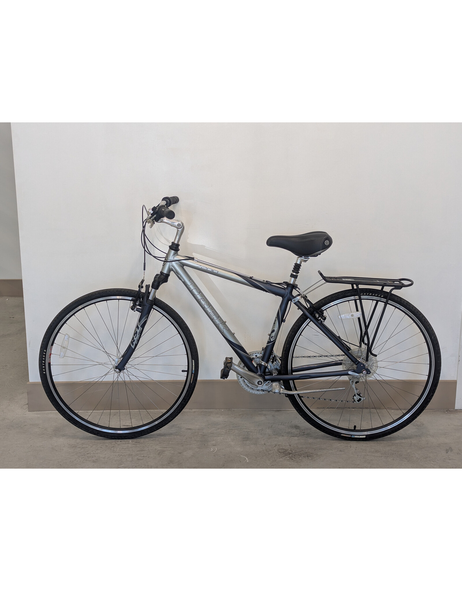 Trek Trek Multitrack 7200 18 Inch Silver and Gray