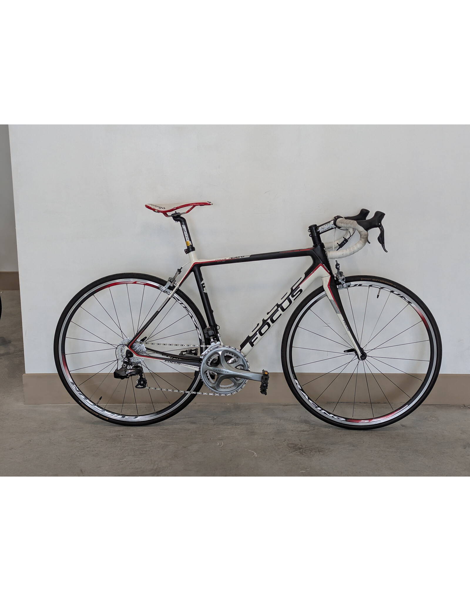 Focus Focus Cayo EVO MD White-Black-Red