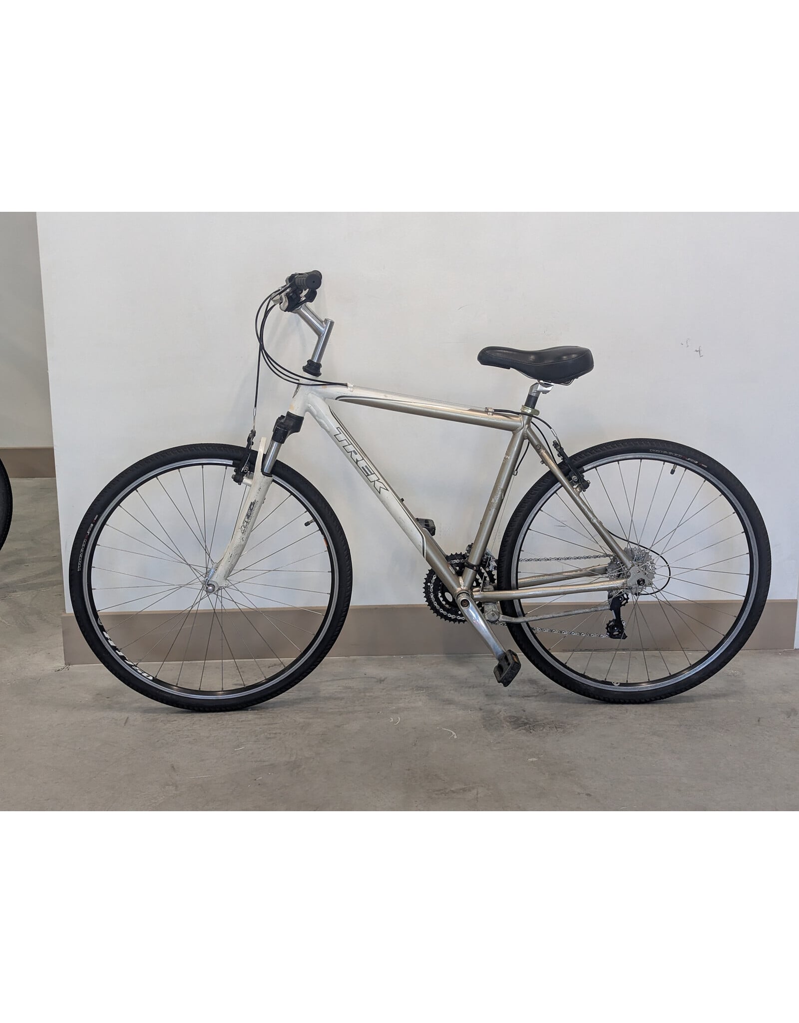 Trek Trek 7200 Hybrid 20-inch White