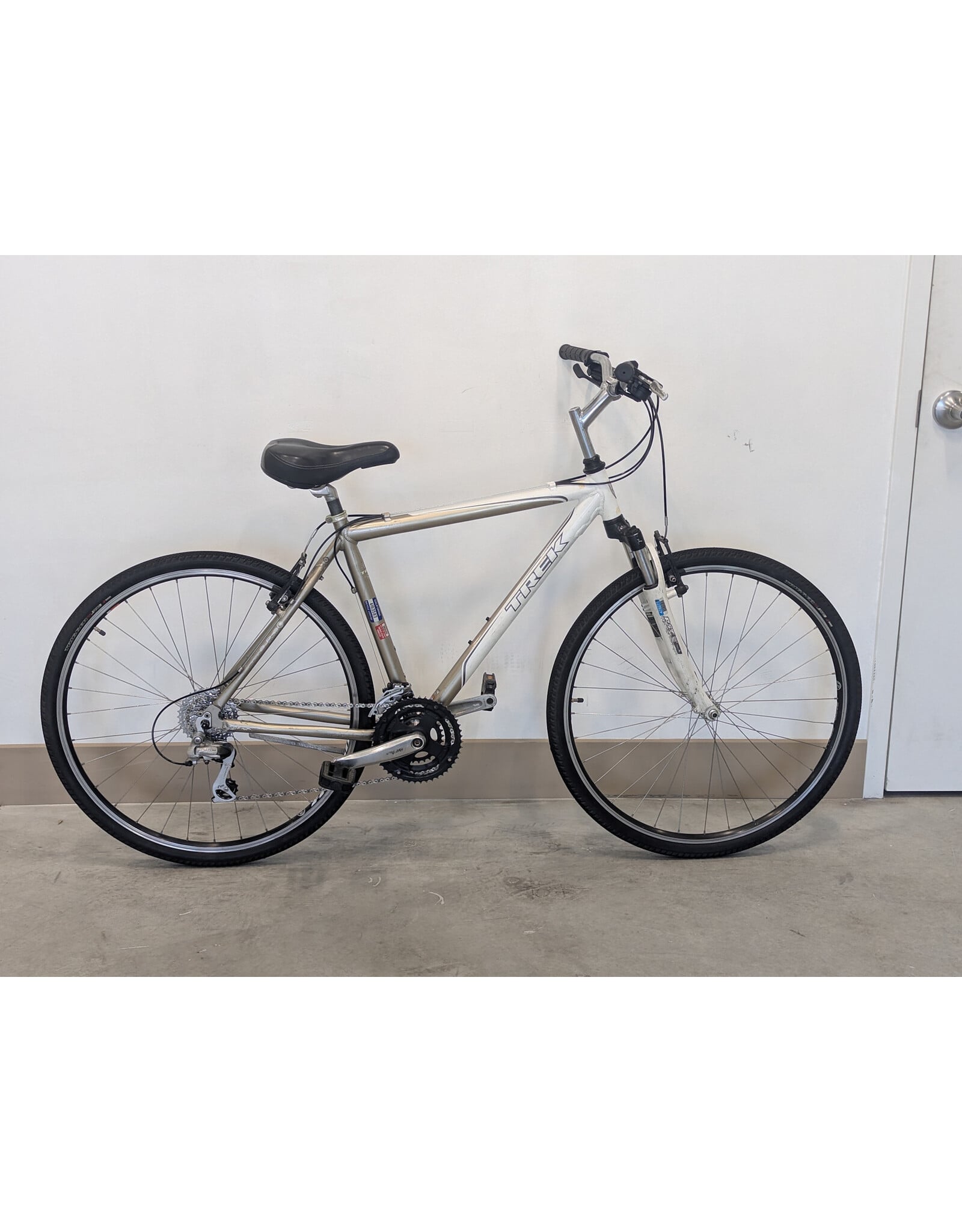 Trek Trek 7200 Hybrid 20-inch White