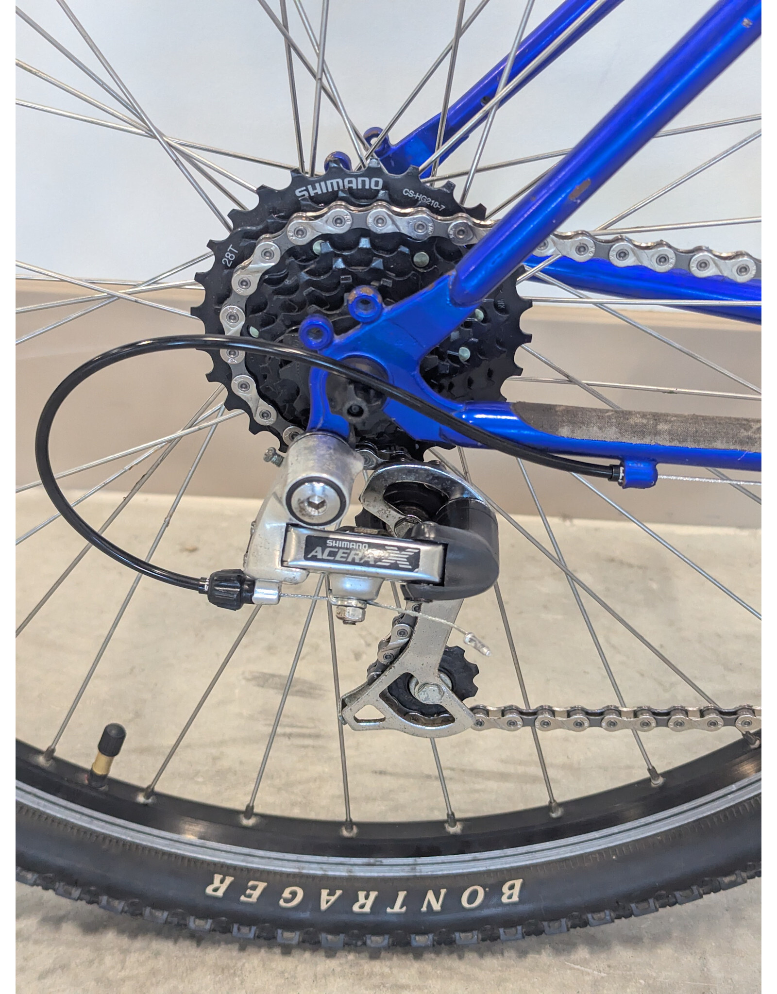 GT GT Outpost 22.5 inch Blue