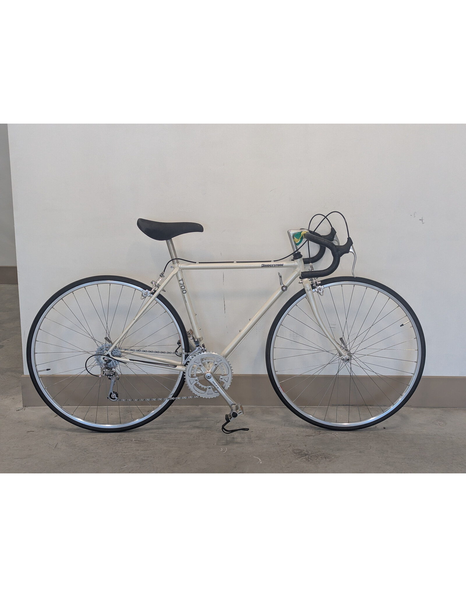 Bridgestone Bridgestone T700 19 Inch White