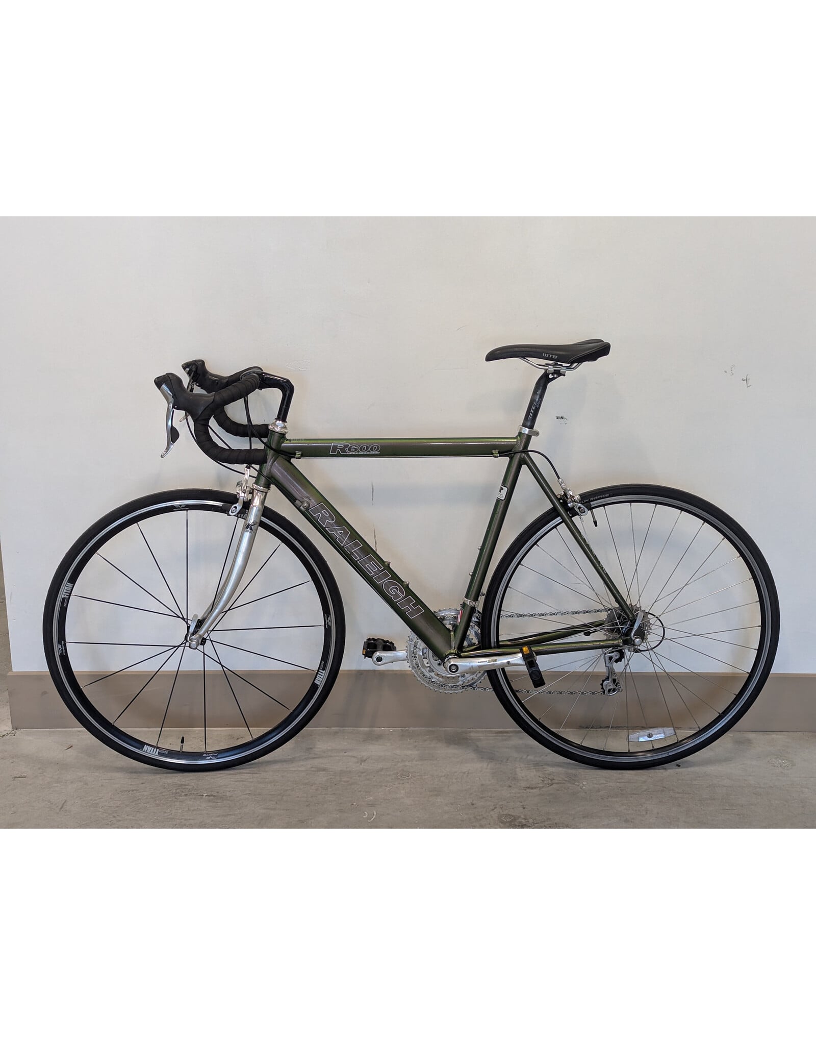 Raleigh Raleigh R600 22 Inch Pearl Green