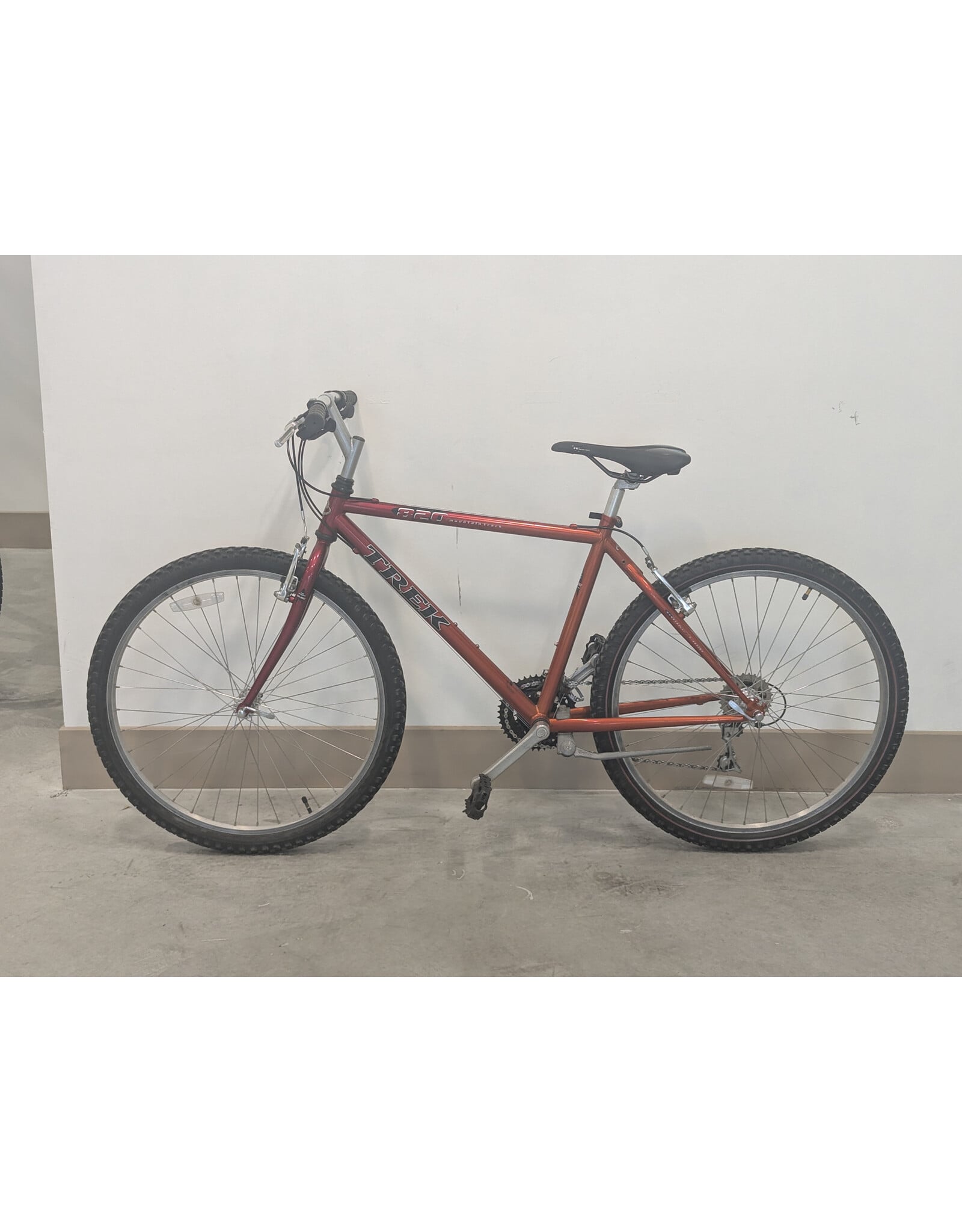 Trek Trek 820 18 Inch Red Copper Fade