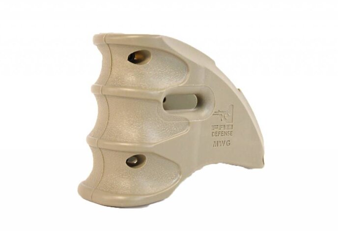 Castellan MWG M4 Magazine Well Grip Flat Dark Earth