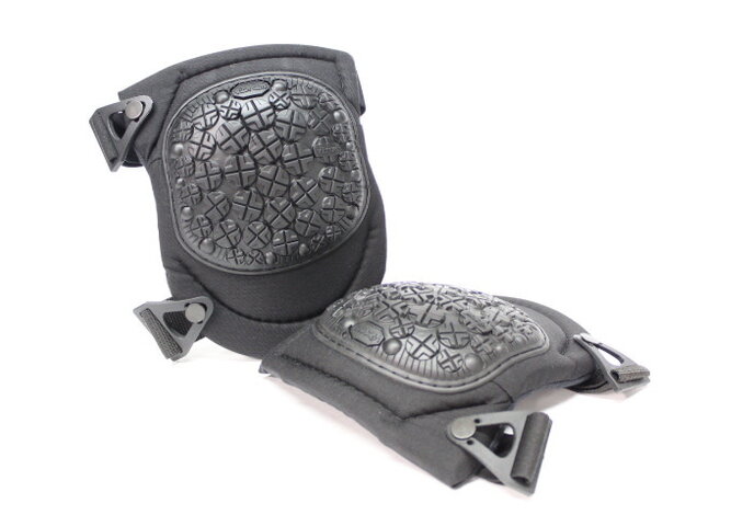 Alta FLEX360 knee pads with Vibram Black