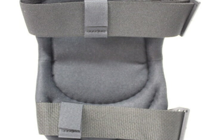 Alta FLEX360 knee pads with Vibram Black