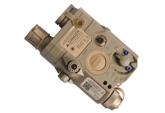 LA-PEQ15 Red Laser / LED Light (175 Lumen ) Aiming Device