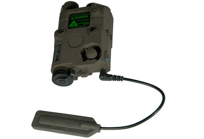 UKARMS AN/PEQ15 LED/IR light w/green Laser, OD green case