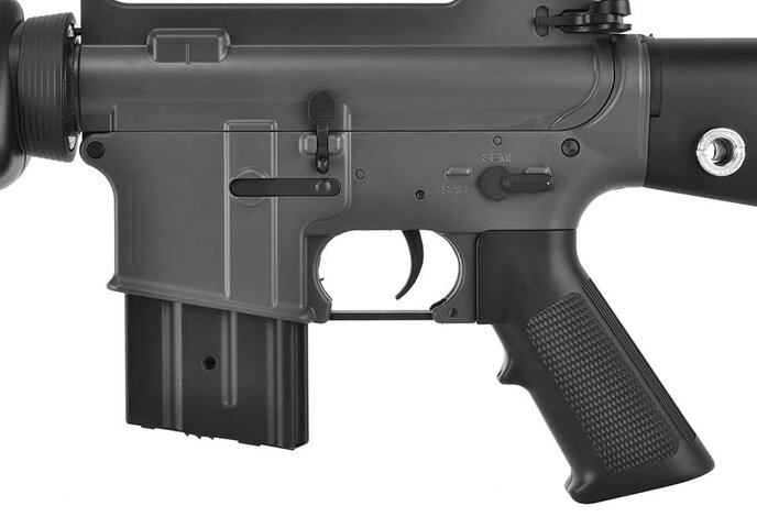 Golden Eagle M16VN electric rifle w/battery and charger