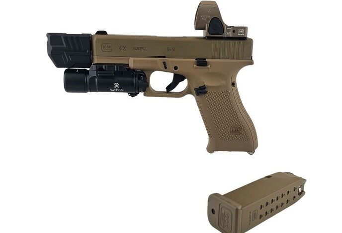 AEX Custom SANDMAN – Elite Force GLOCK 19x GBB Pistol FDE / BLK