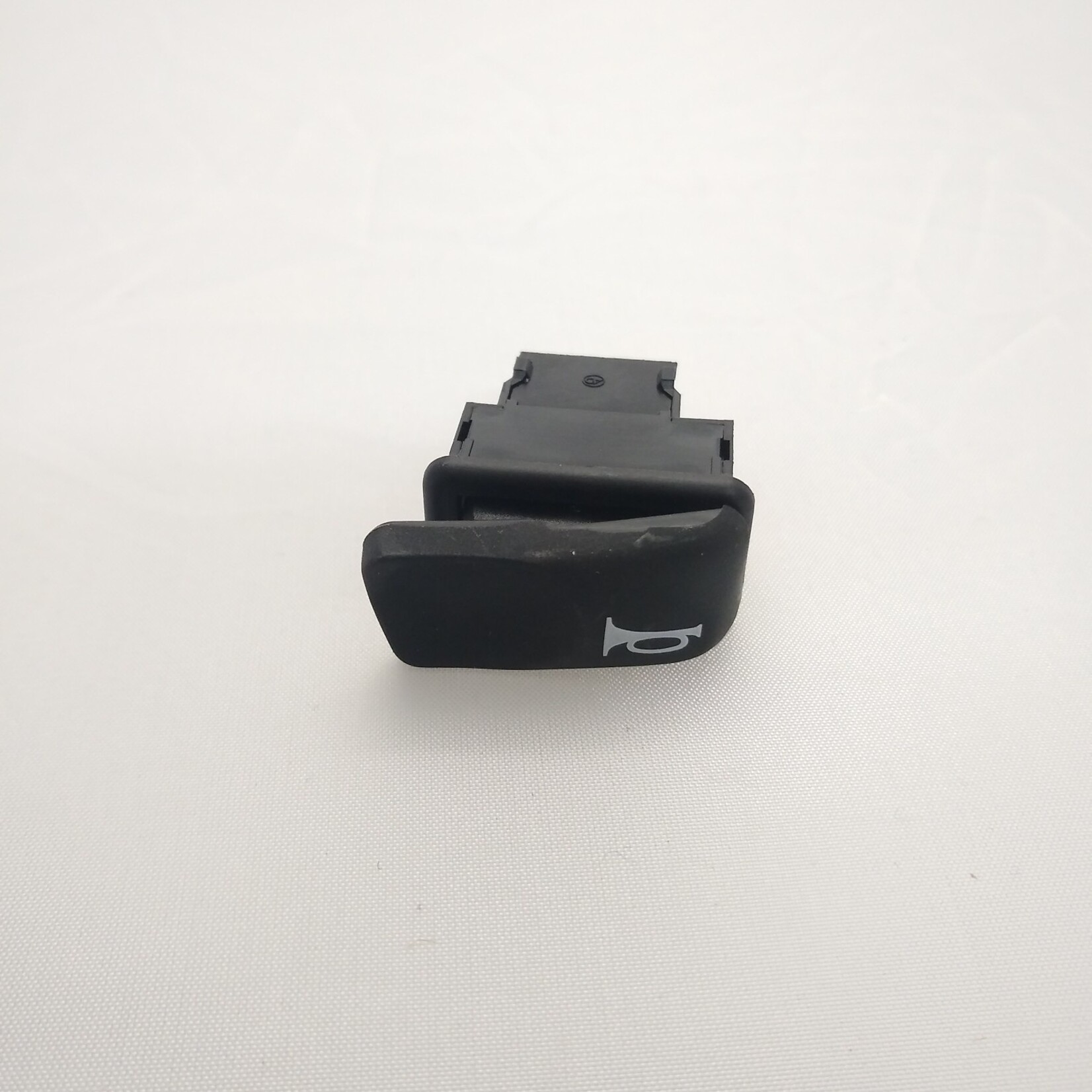 Piaggio Horn Switch - MP3/GTS (Not HPE)/LX/S
