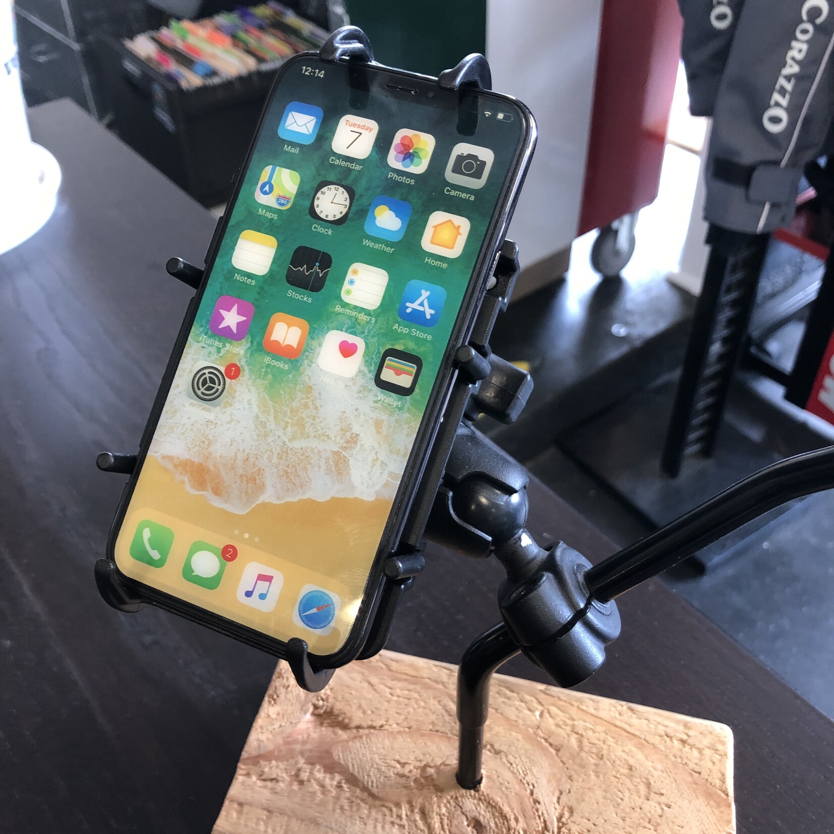 RAM Mounts FOR SMALL PHONES - RAM Mount Phone Holder - Complete Set (Fits phones 2.5-3.25" wide x 4.75-6.25" tall)