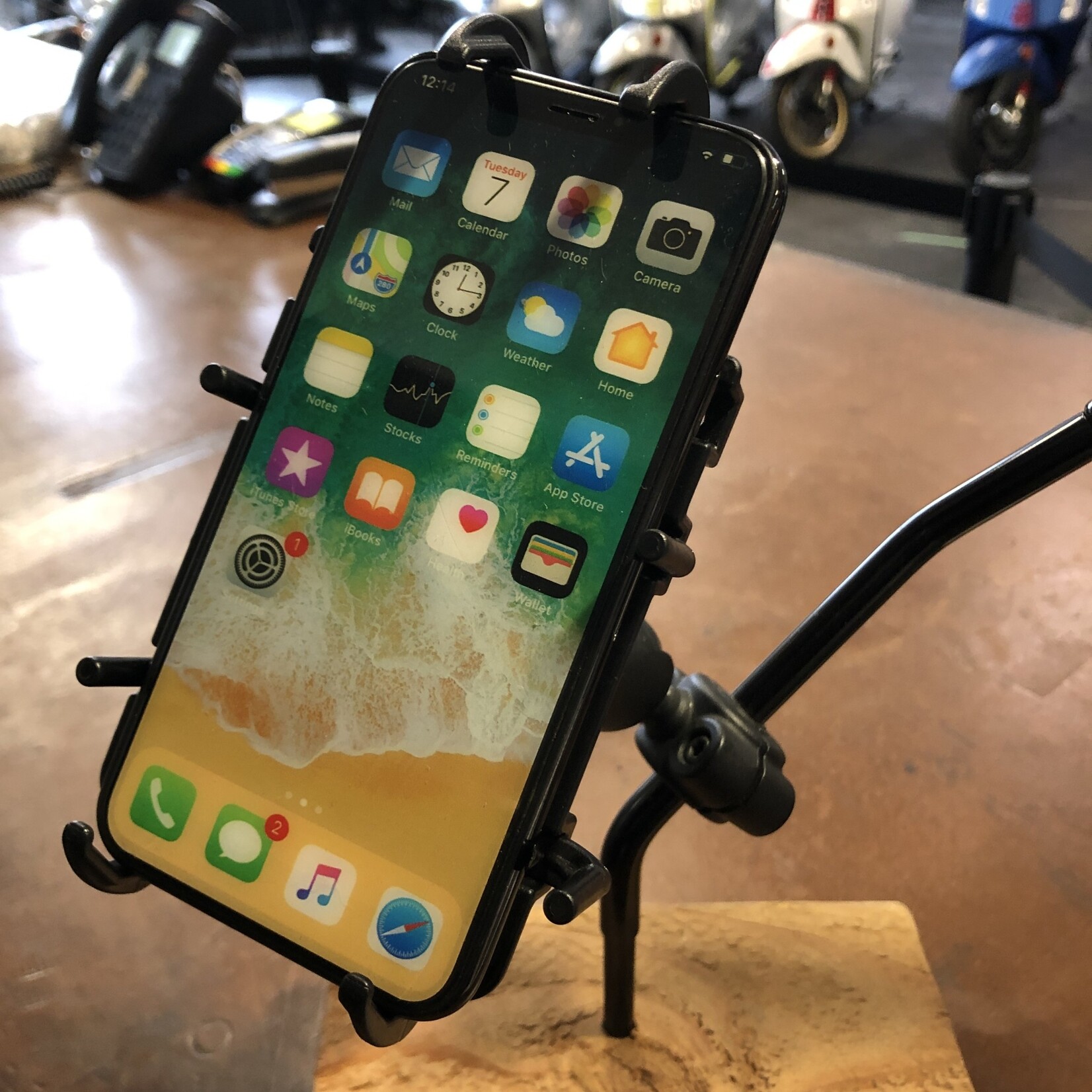 RAM Mounts FOR SMALL PHONES - RAM Mount Phone Holder - Complete Set (Fits phones 2.5-3.25" wide x 4.75-6.25" tall)