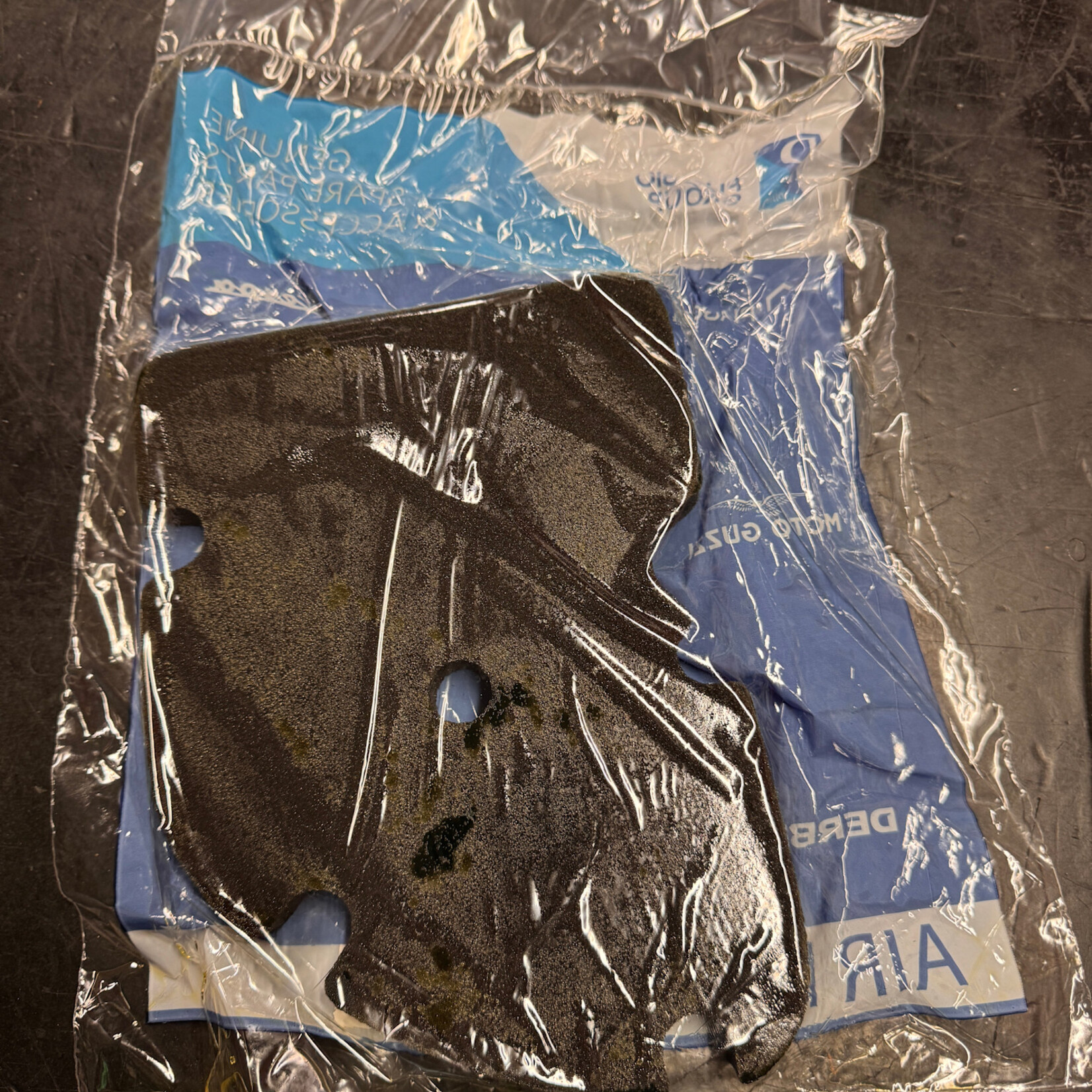 Piaggio Air Filter - Vespa GT 200 / GTS 250 - 300 / HPE - HPE 2 / MP3 250-300