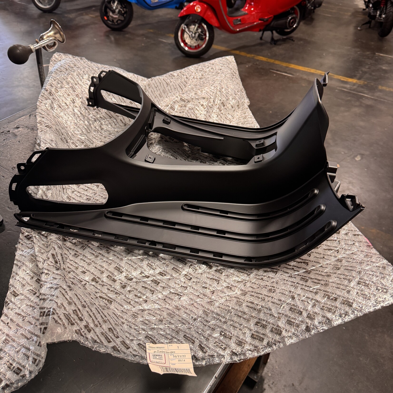 Painted Floorboard - GTS 300 2019-2025 - Matte Black 99/C