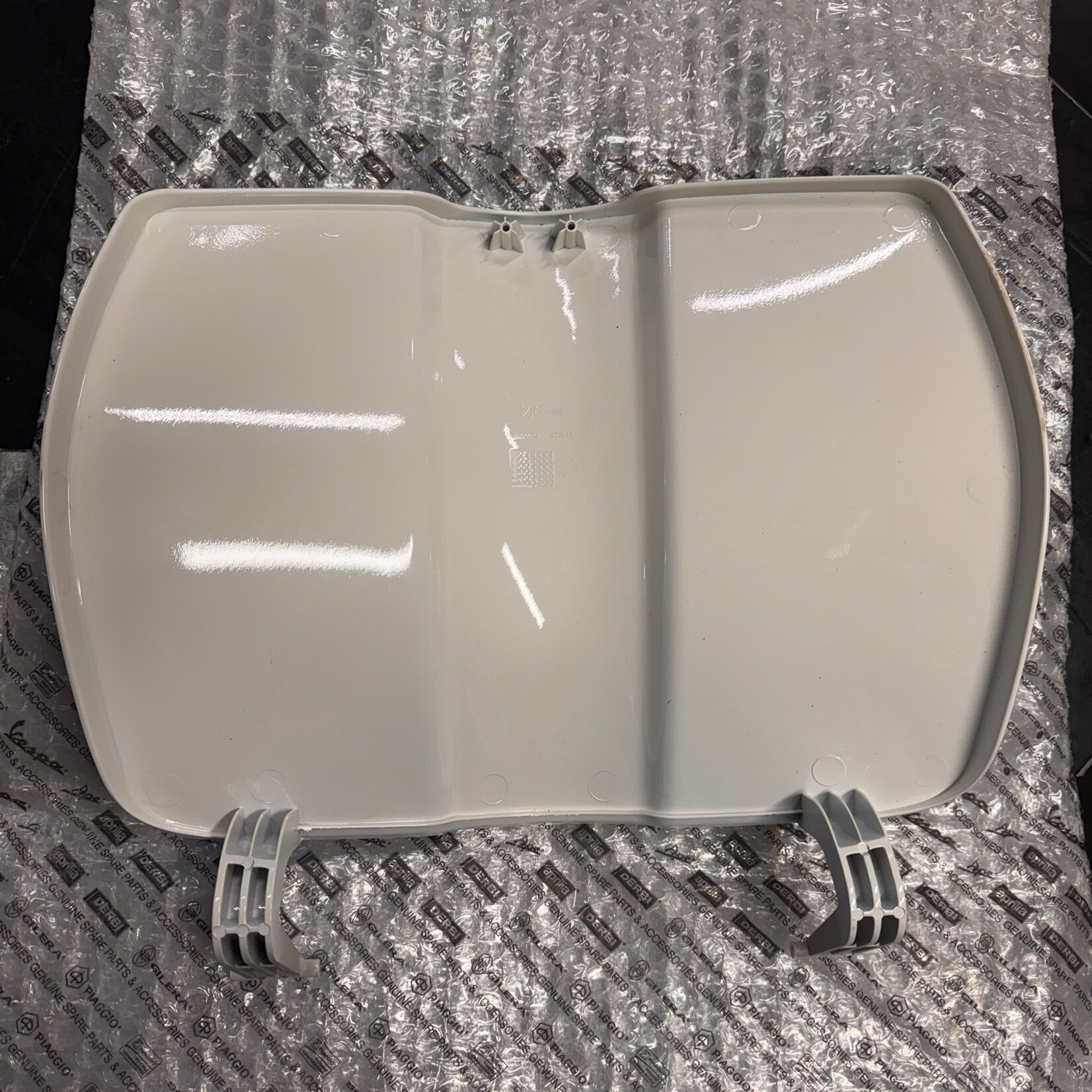 Piaggio Glovebox Door - Primavera/Sprint - White B04 [B04]