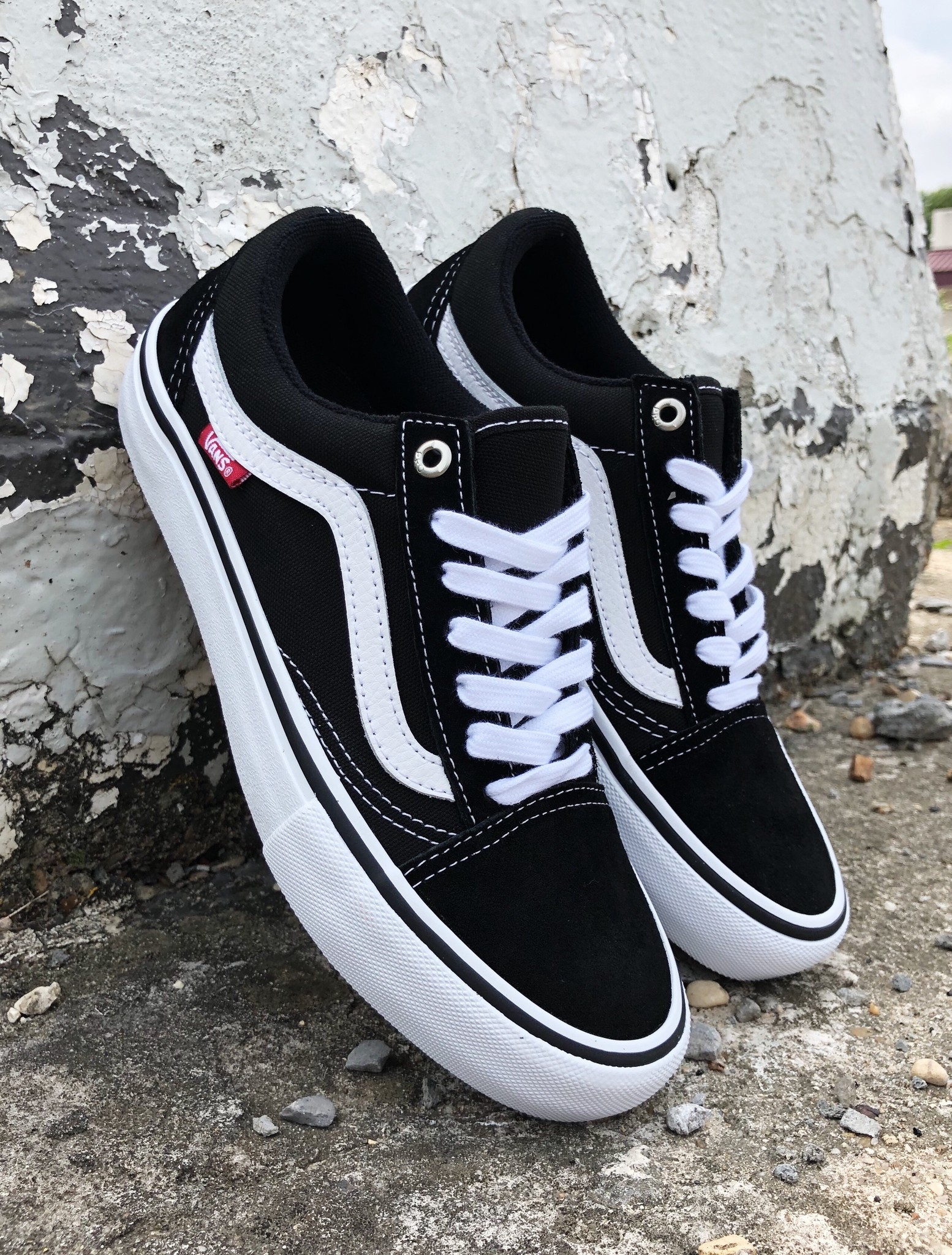 old skool v pro black white