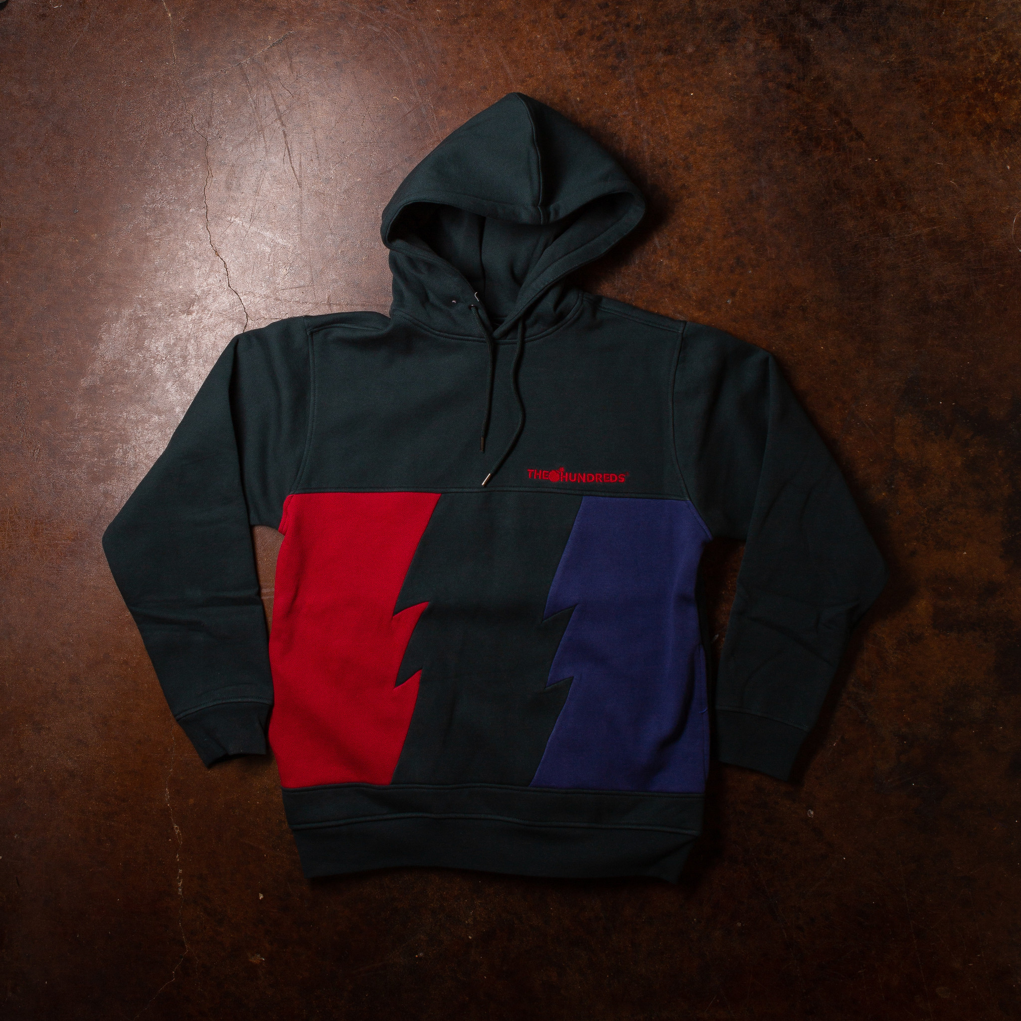 The Hundreds Emblem Pull Over The Hundreds Emblem Pull Over