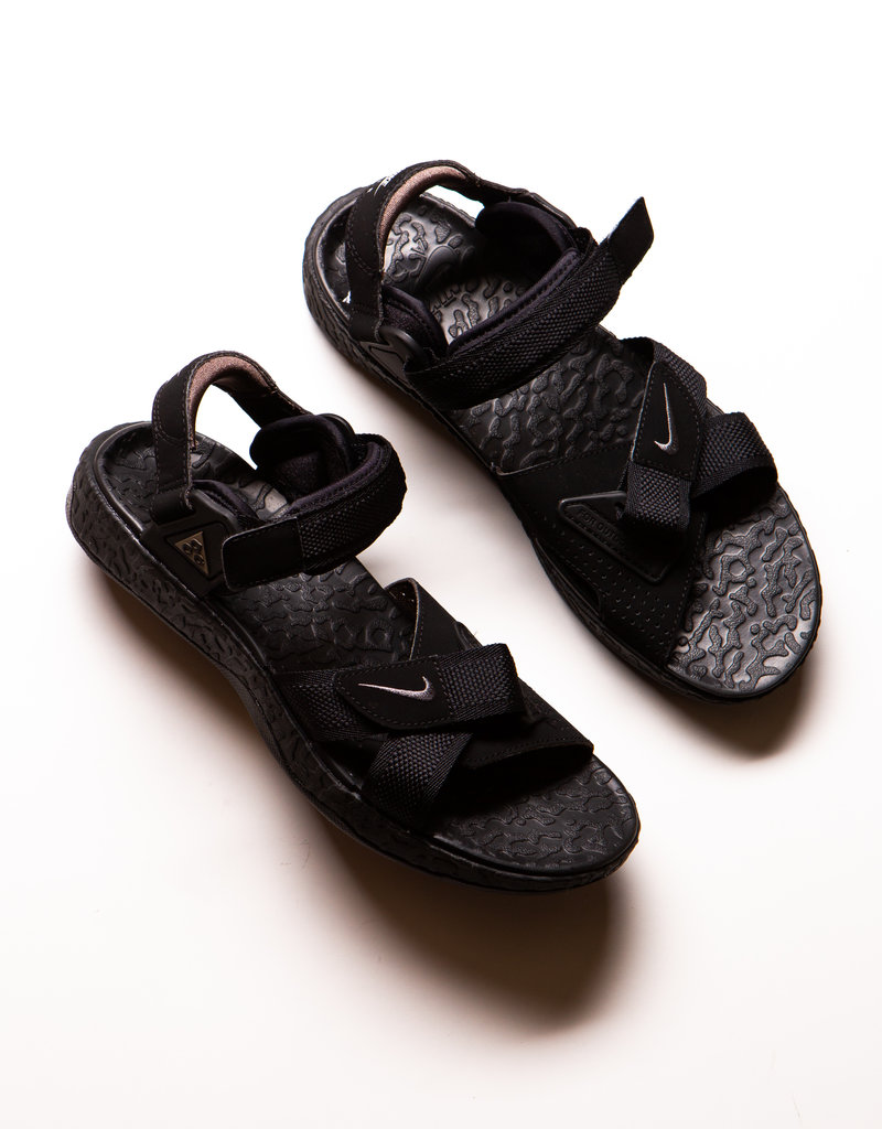 Nike Nike Air ACG Deschutz Black Iron/Grey