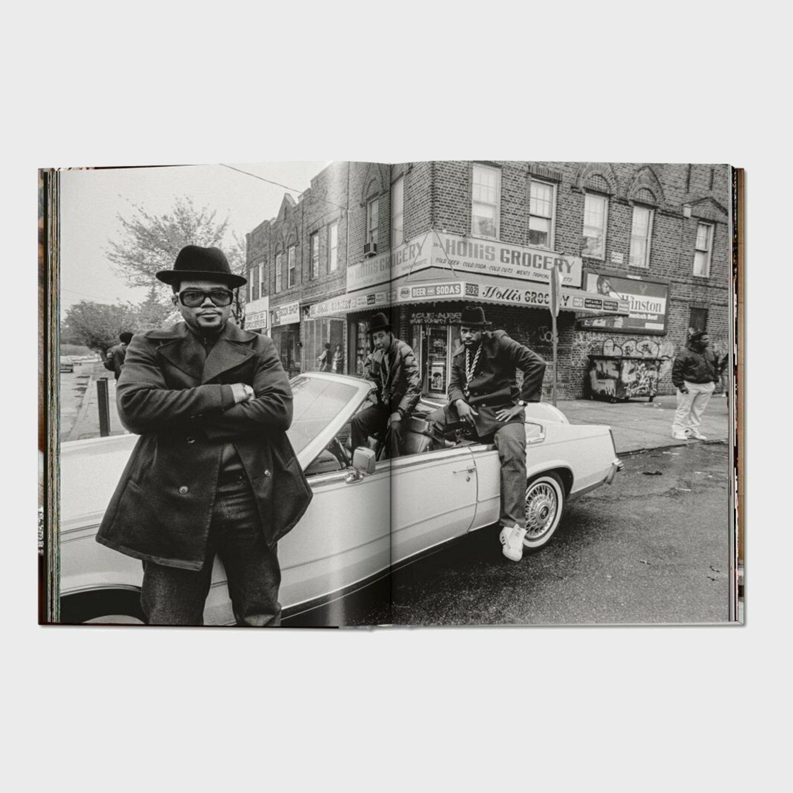 Taschen ICE COLD: A Hip Hop Jewelry History