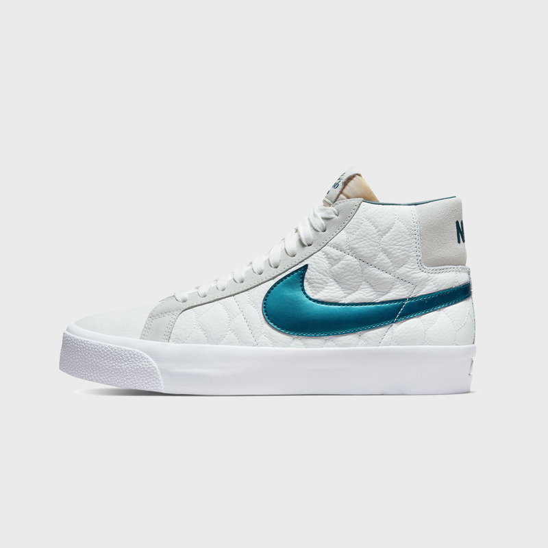 Nike SB Blazer Mid EK