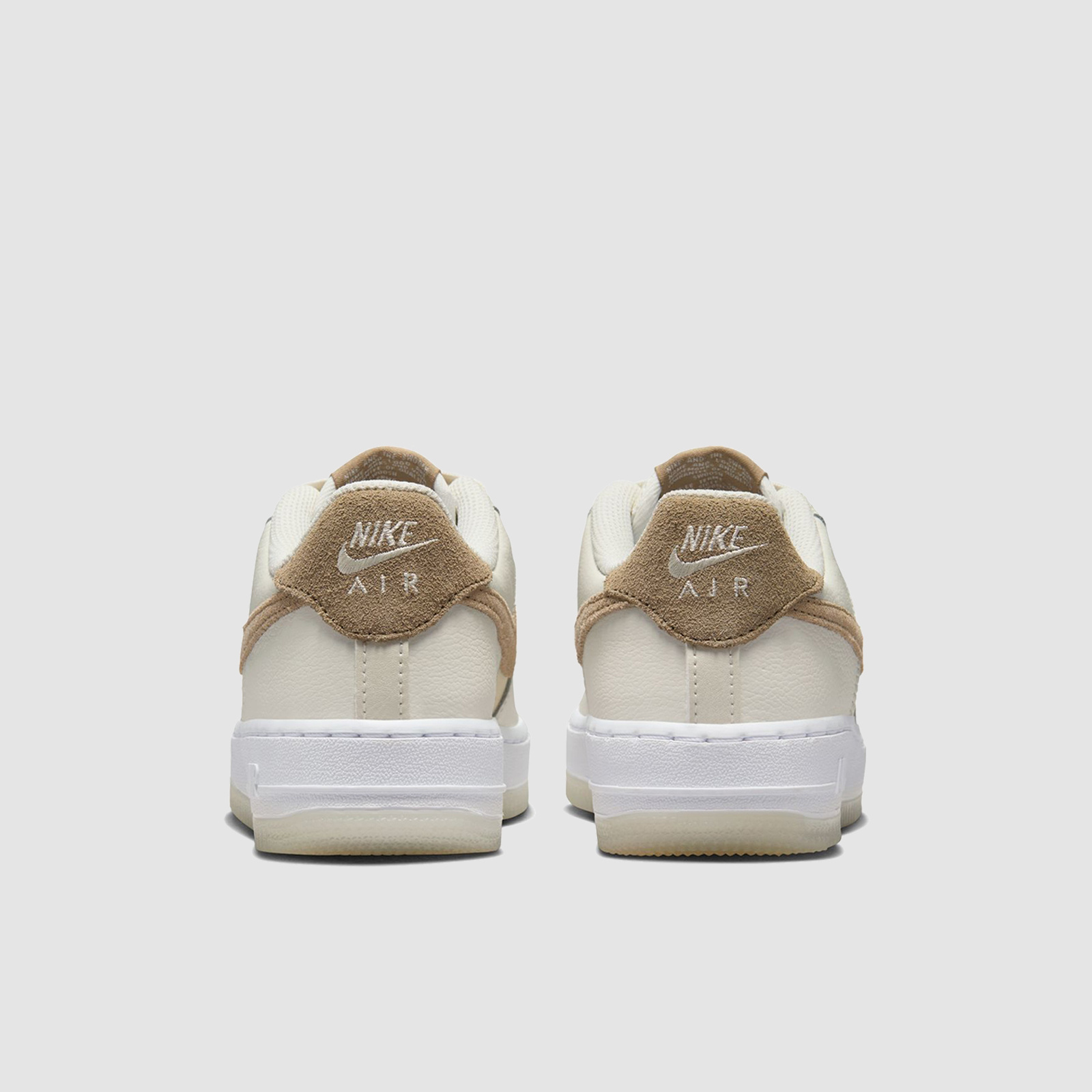 ◆正規品◆NIKE AIR FORCE 1 '07 LV8 SAIL KHAKI◆関税/送料込◆ Amazon | [ナイキ] エア フォース 1 '07 LV8 W AIR FORCE 1 '07