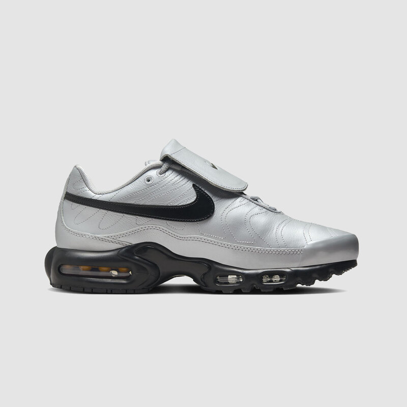 Nike  Air Max Plus Wolf Grey / Black - Metallic Silver