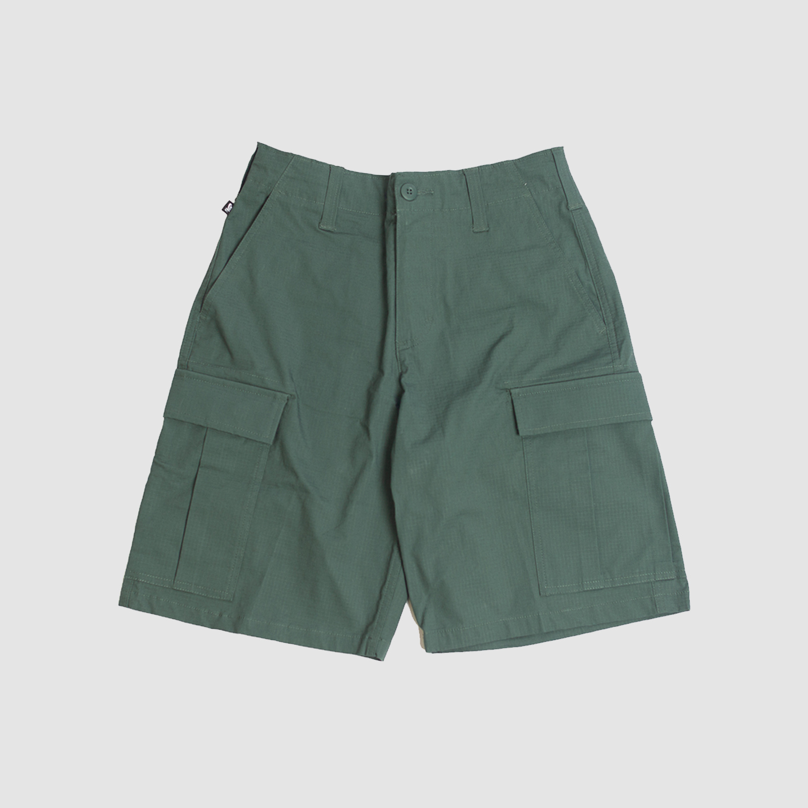 【SCENERITY】Nile Cargo Shorts Nike Woven Cargo Shorts Oil Green / White | Parallel